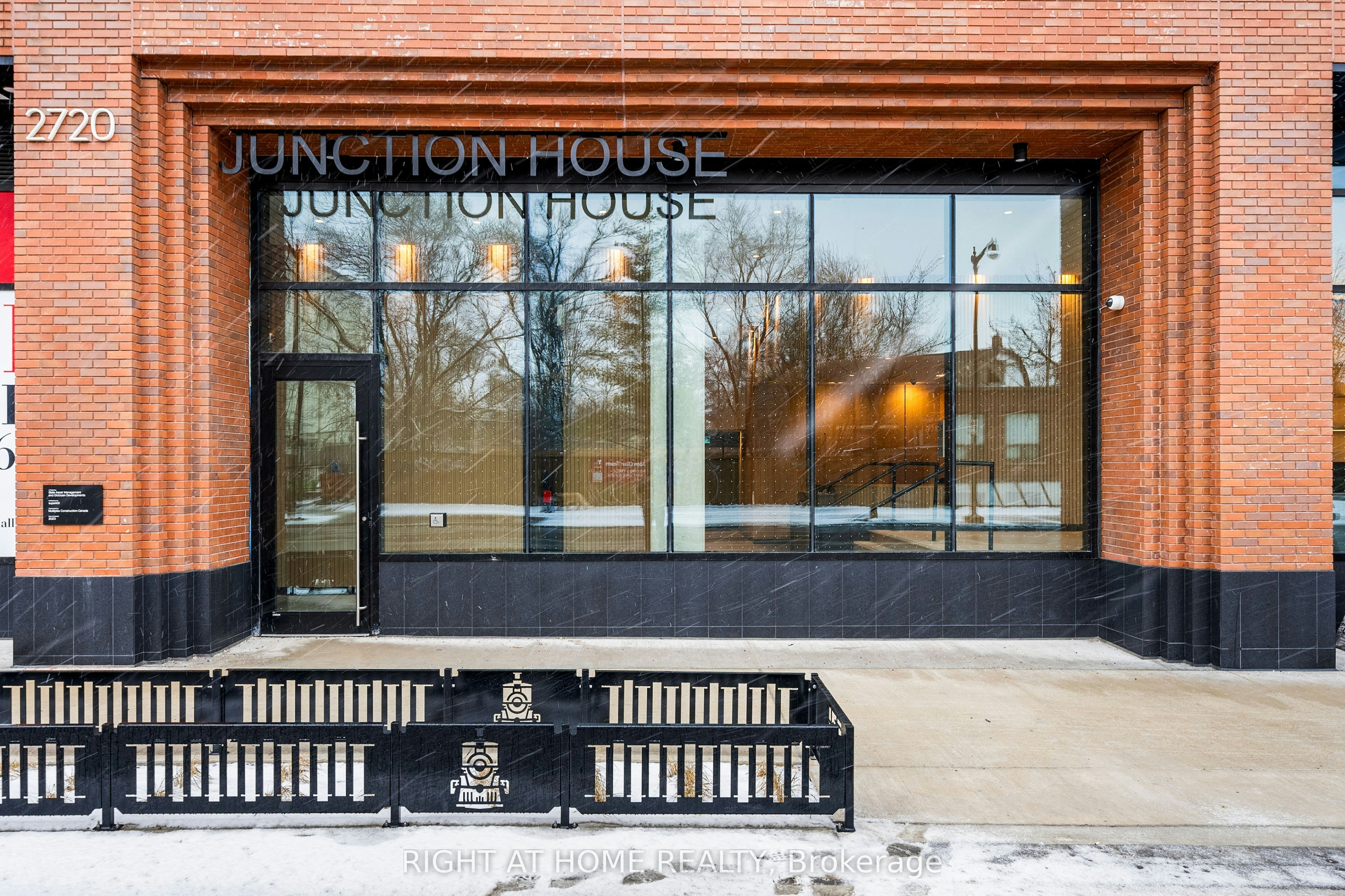 520-2720 Dundas Street, Toronto, ON, M6P 0C3 - 28