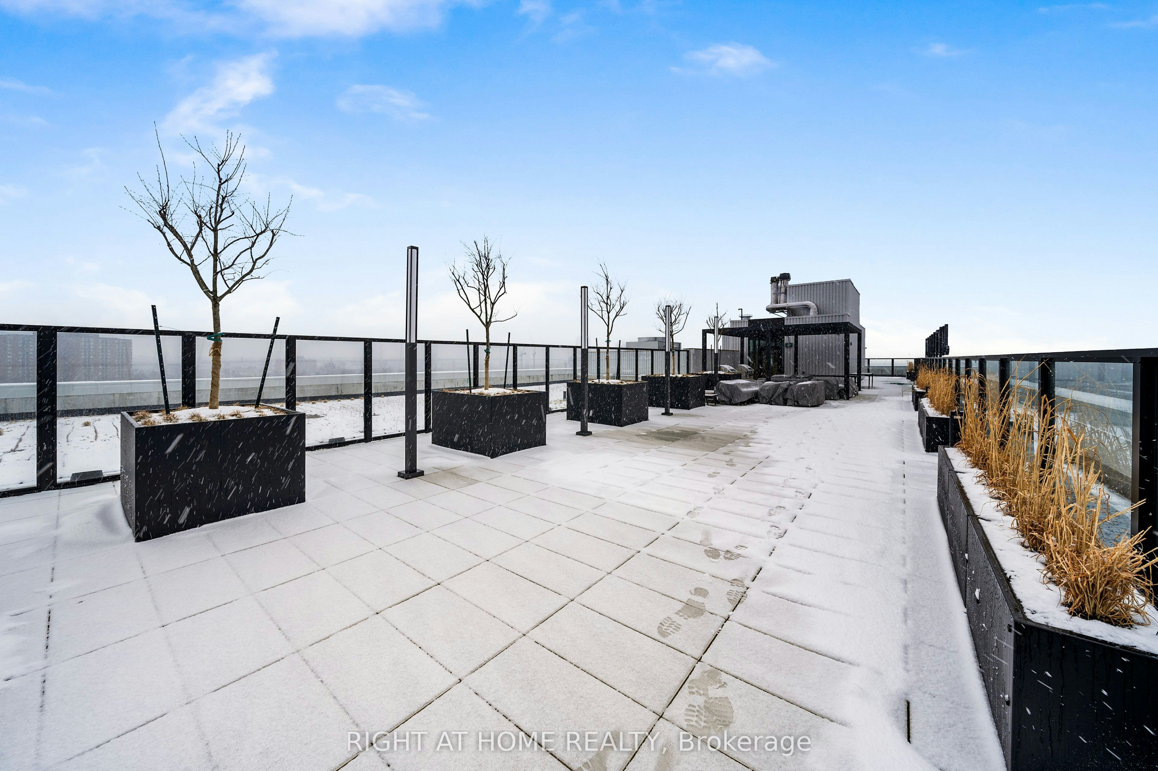520-2720 Dundas Street, Toronto, ON, M6P 0C3 - 21