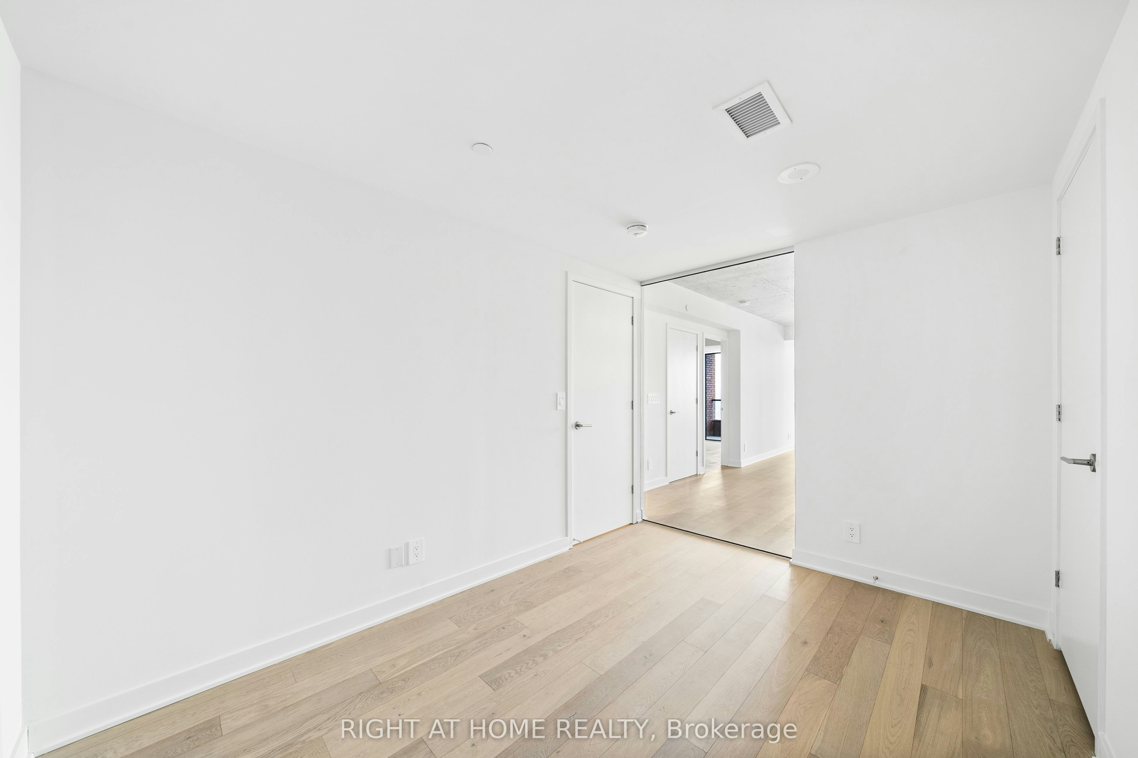 520-2720 Dundas Street, Toronto, ON, M6P 0C3 - 13