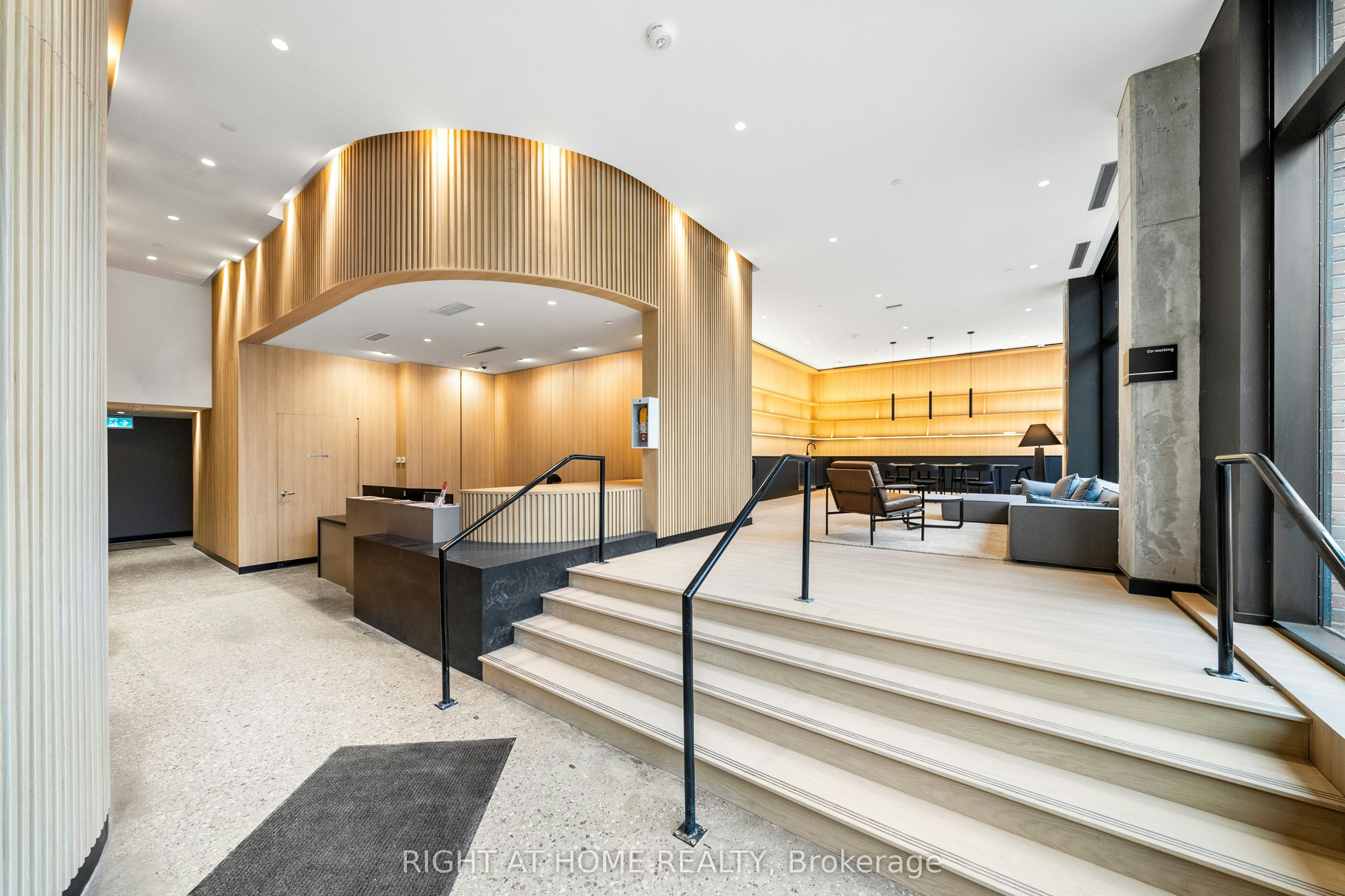 520-2720 Dundas Street, Toronto, ON, M6P 0C3 - 27