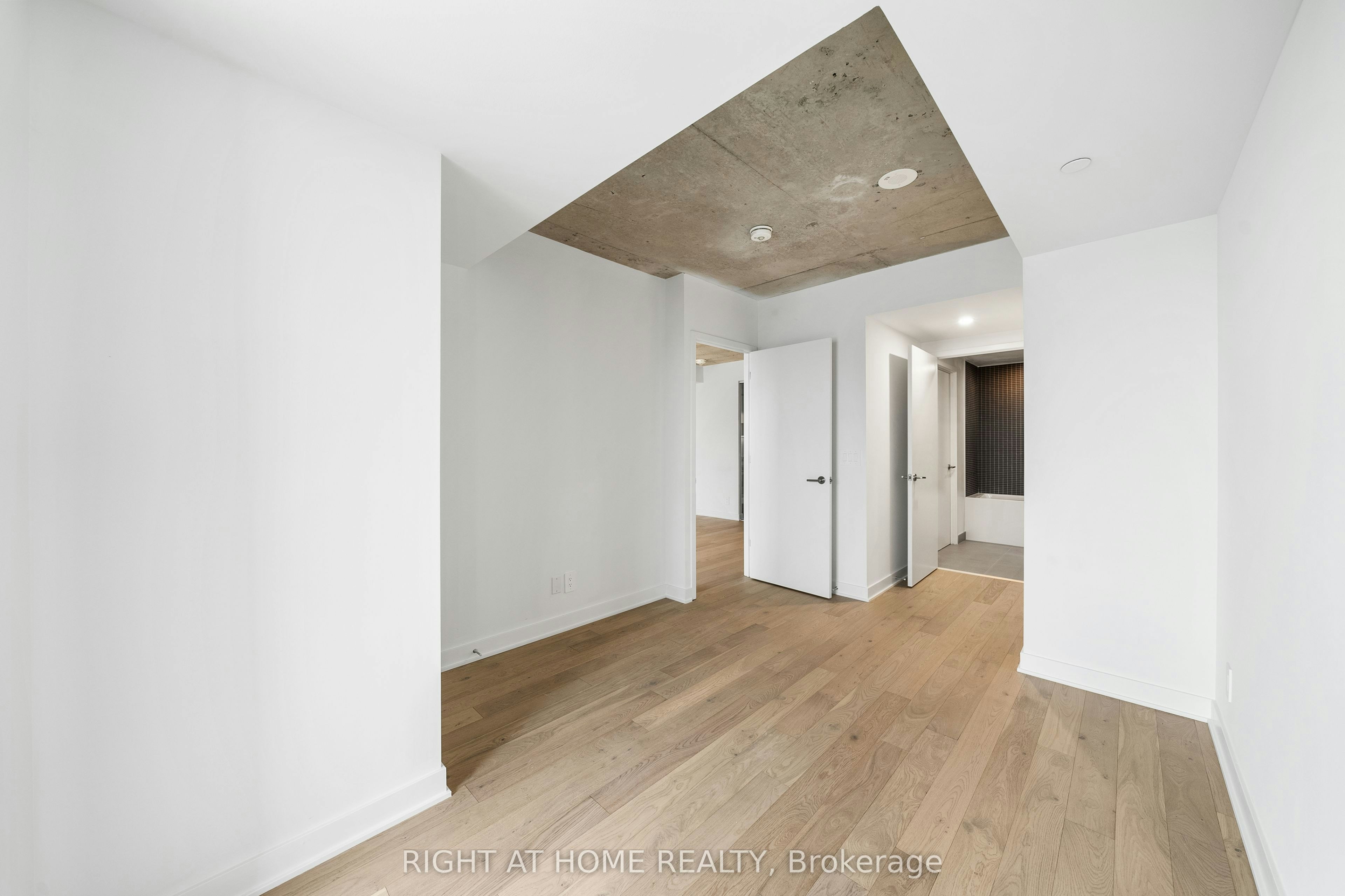 520-2720 Dundas Street, Toronto, ON, M6P 0C3 - 11
