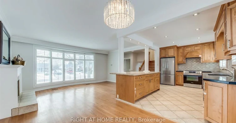 49 Rayne Avenue, Oakville, ON, L6H 1C1 - 8