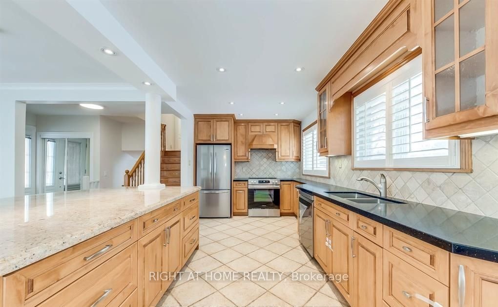 49 Rayne Avenue, Oakville, ON, L6H 1C1 - 9