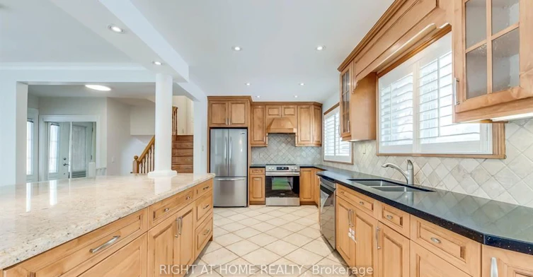 49 Rayne Avenue, Oakville, ON, L6H 1C1 - 9