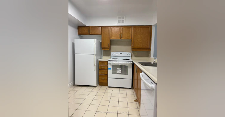 926-22 Southport Street, Toronto, ON, M6S 4Y9 - 5