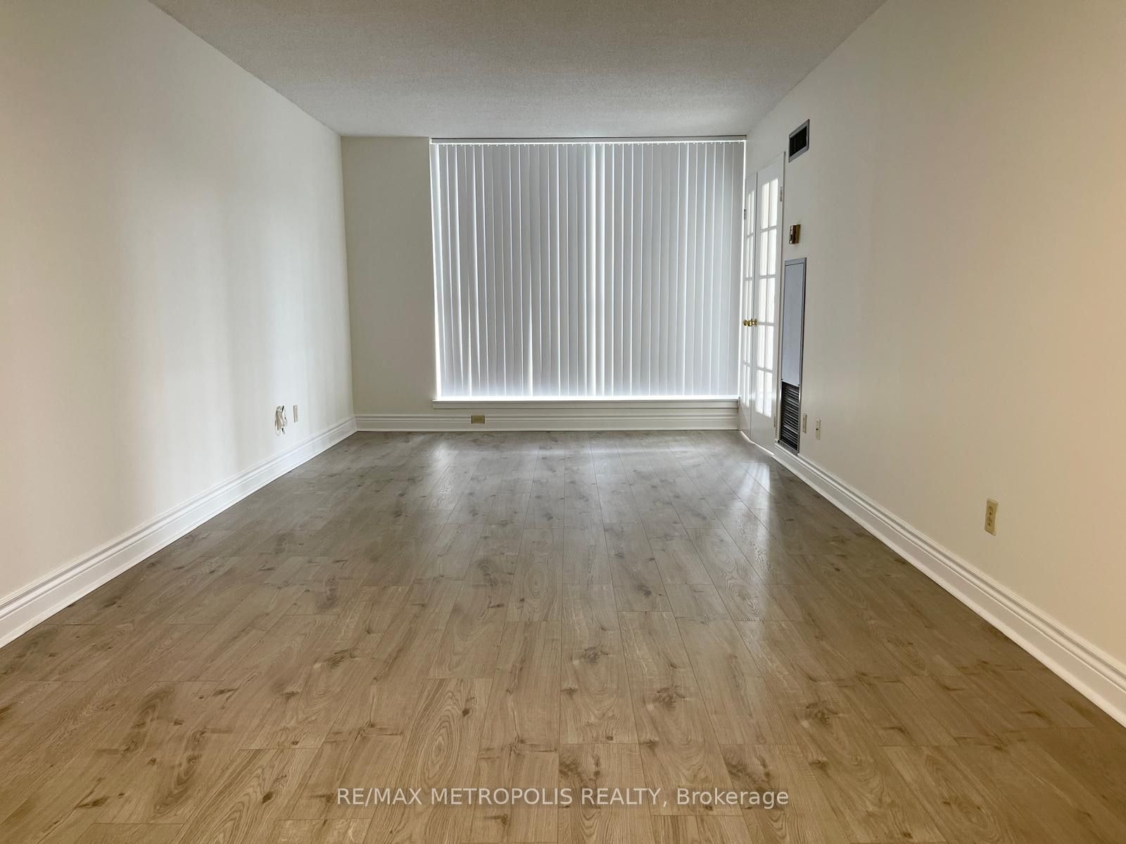 926-22 Southport Street, Toronto, ON, M6S 4Y9 - 2