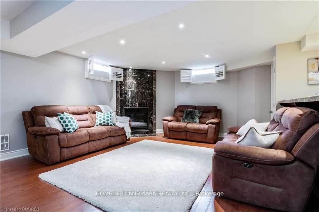 2384 Parkglen Avenue, Oakville, ON, L6M 4Y5 - 3