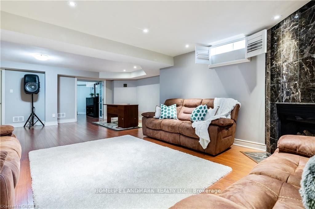 2384 Parkglen Avenue, Oakville, ON, L6M 4Y5 - 4