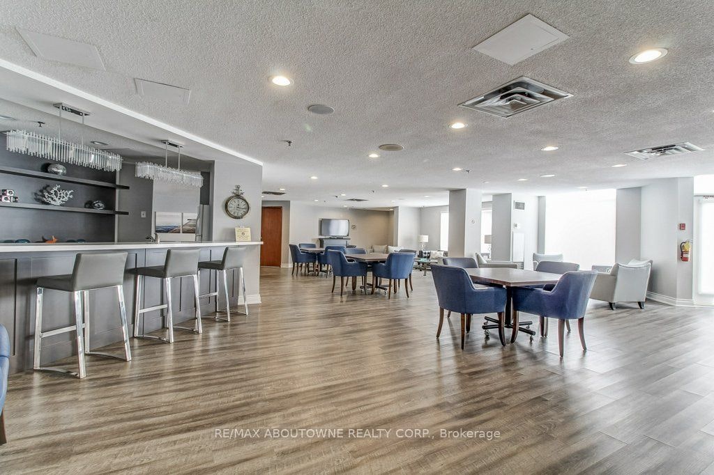 519-2511 Lakeshore Road W, Oakville, ON, L6L 6L9 - 24