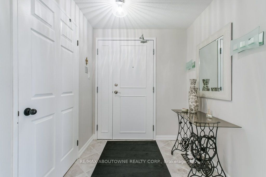 519-2511 Lakeshore Road W, Oakville, ON, L6L 6L9 - 21