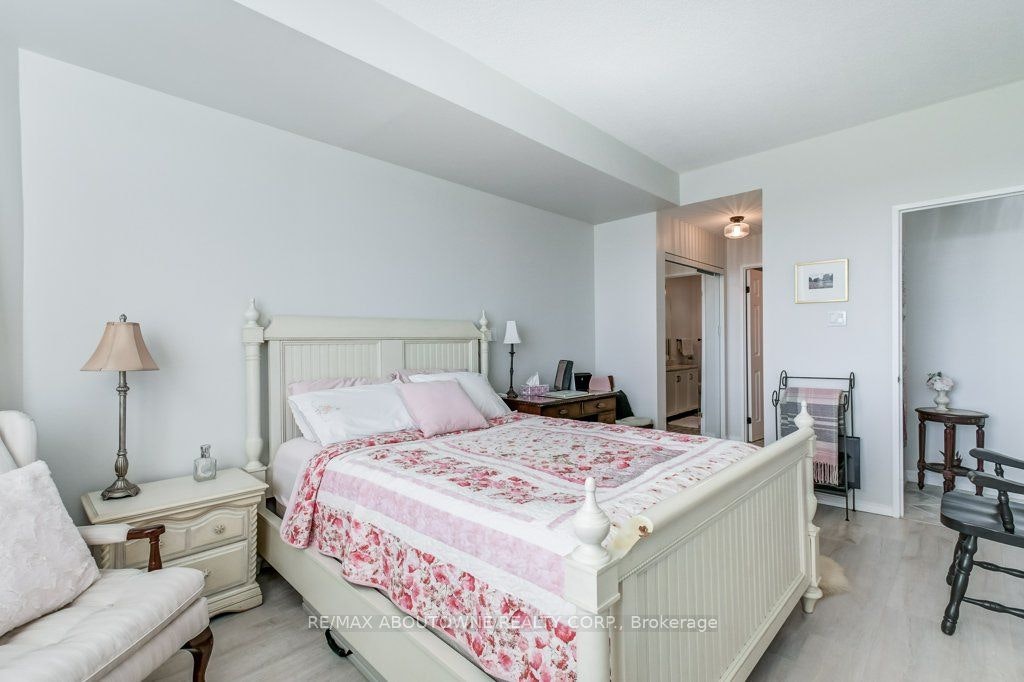 519-2511 Lakeshore Road W, Oakville, ON, L6L 6L9 - 17