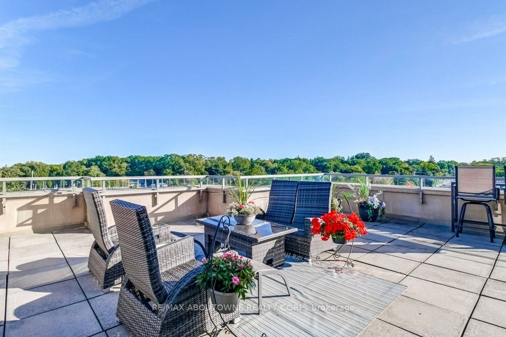 519-2511 Lakeshore Road W, Oakville, ON, L6L 6L9 - 3