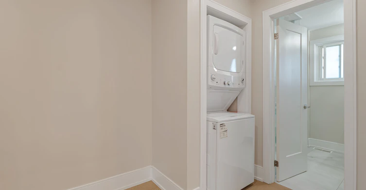 Main-128 Twenty Second Street, Toronto, ON, M8V 3M4 - 23