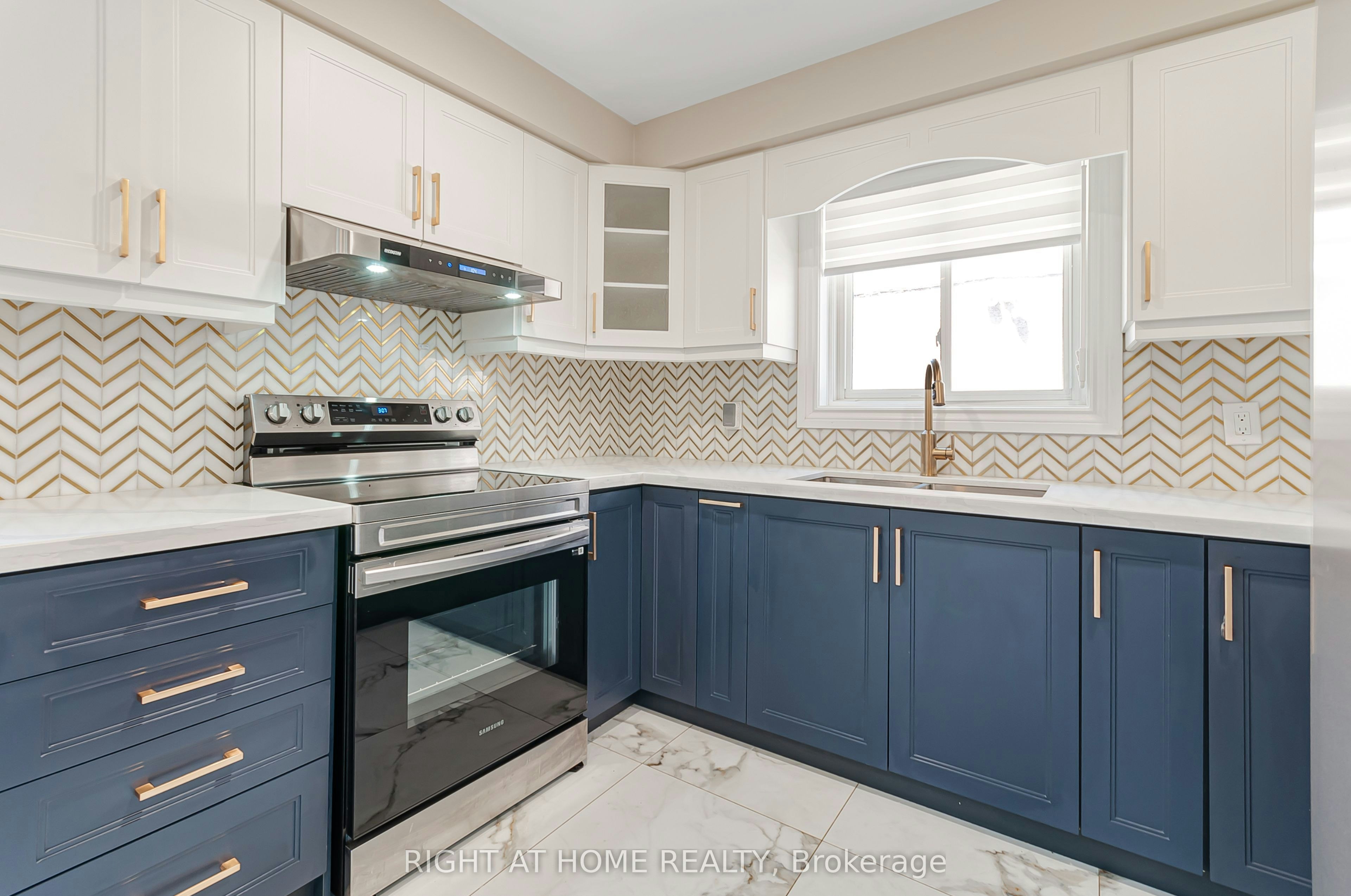 Main-128 Twenty Second Street, Toronto, ON, M8V 3M4 - 12