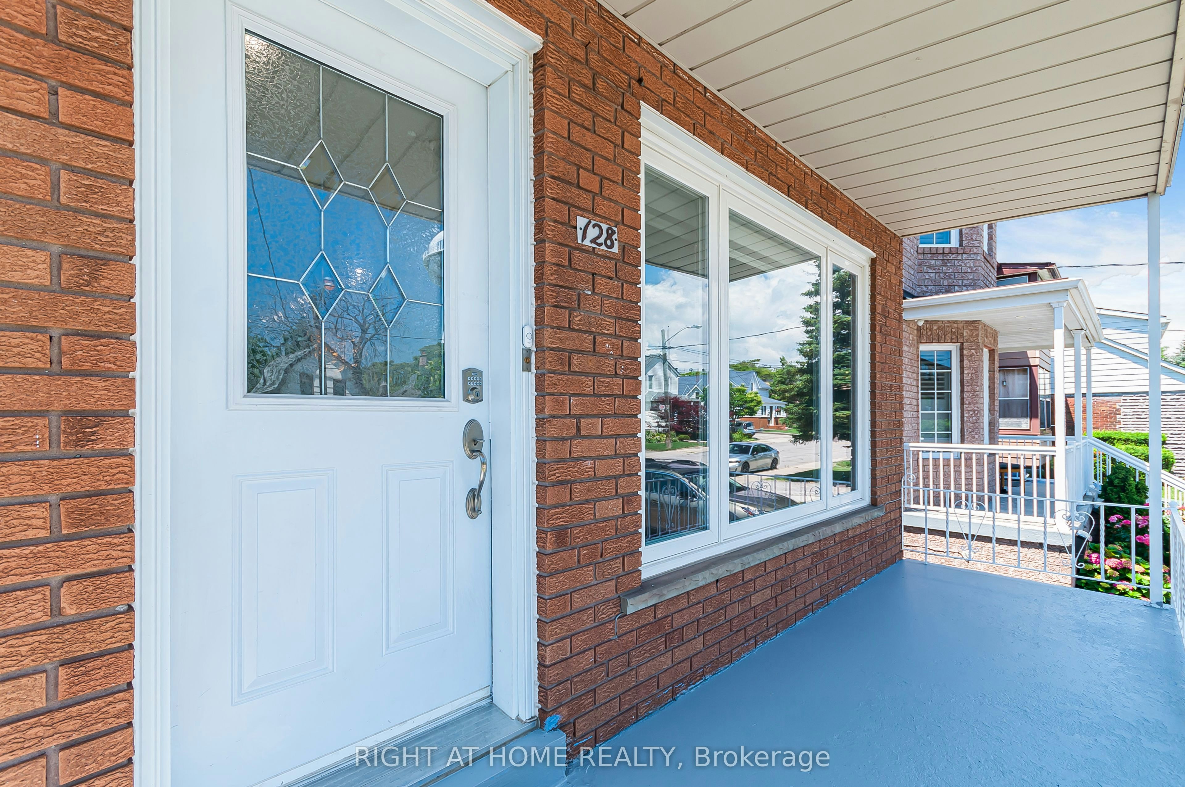 Main-128 Twenty Second Street, Toronto, ON, M8V 3M4 - 3