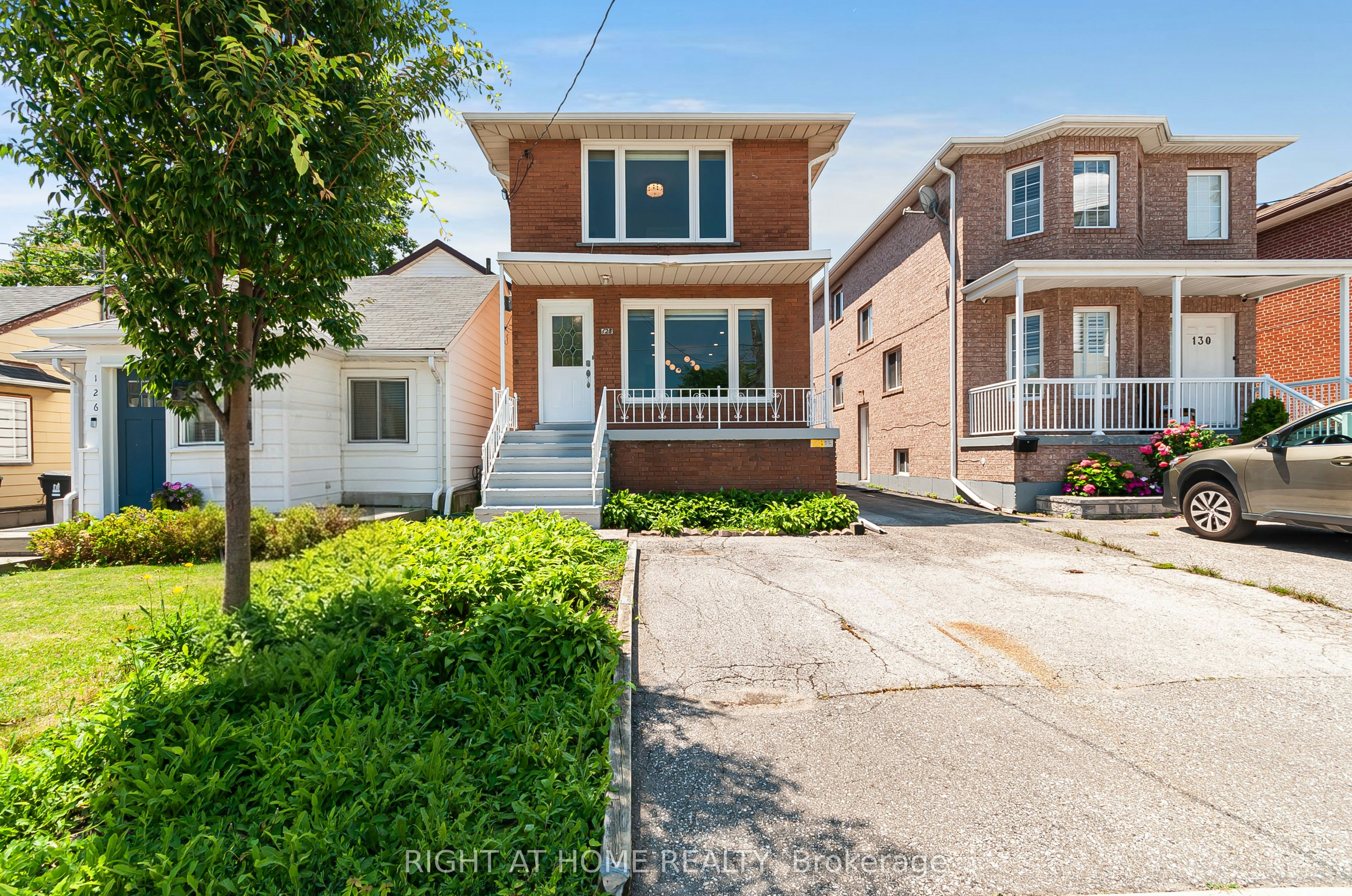 Main-128 Twenty Second Street, Toronto, ON, M8V 3M4