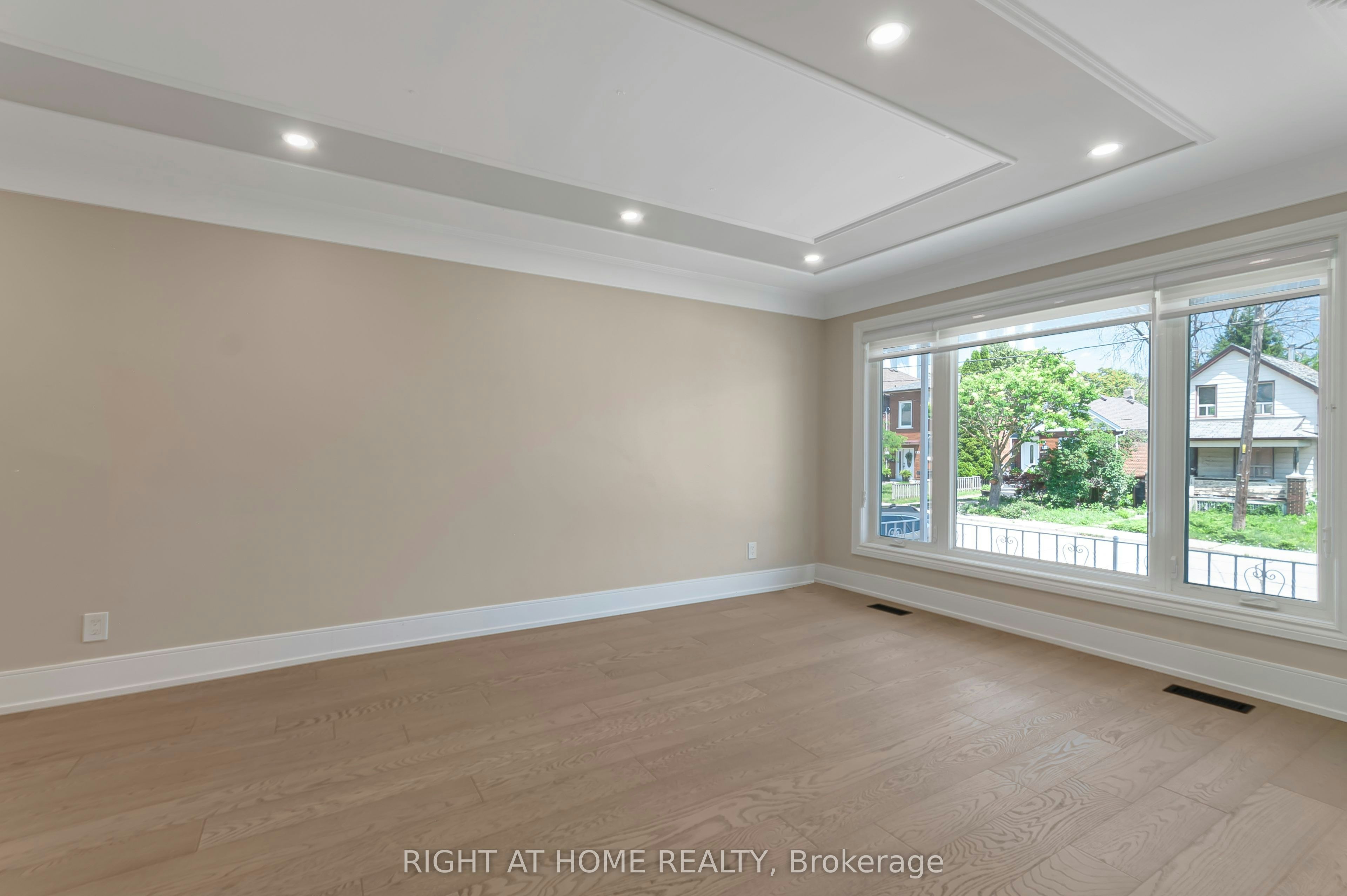 Main-128 Twenty Second Street, Toronto, ON, M8V 3M4 - 7