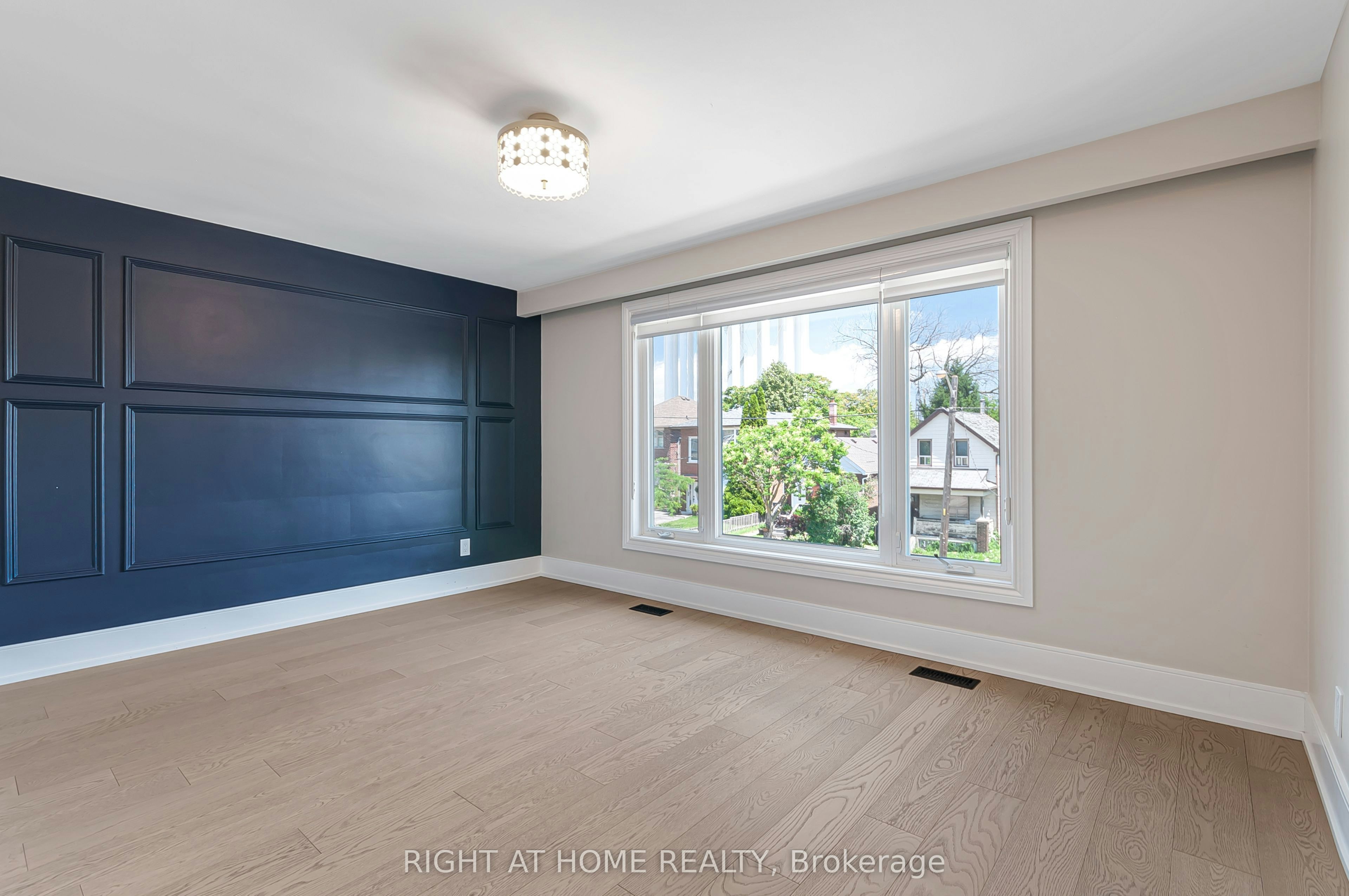 Main-128 Twenty Second Street, Toronto, ON, M8V 3M4 - 16