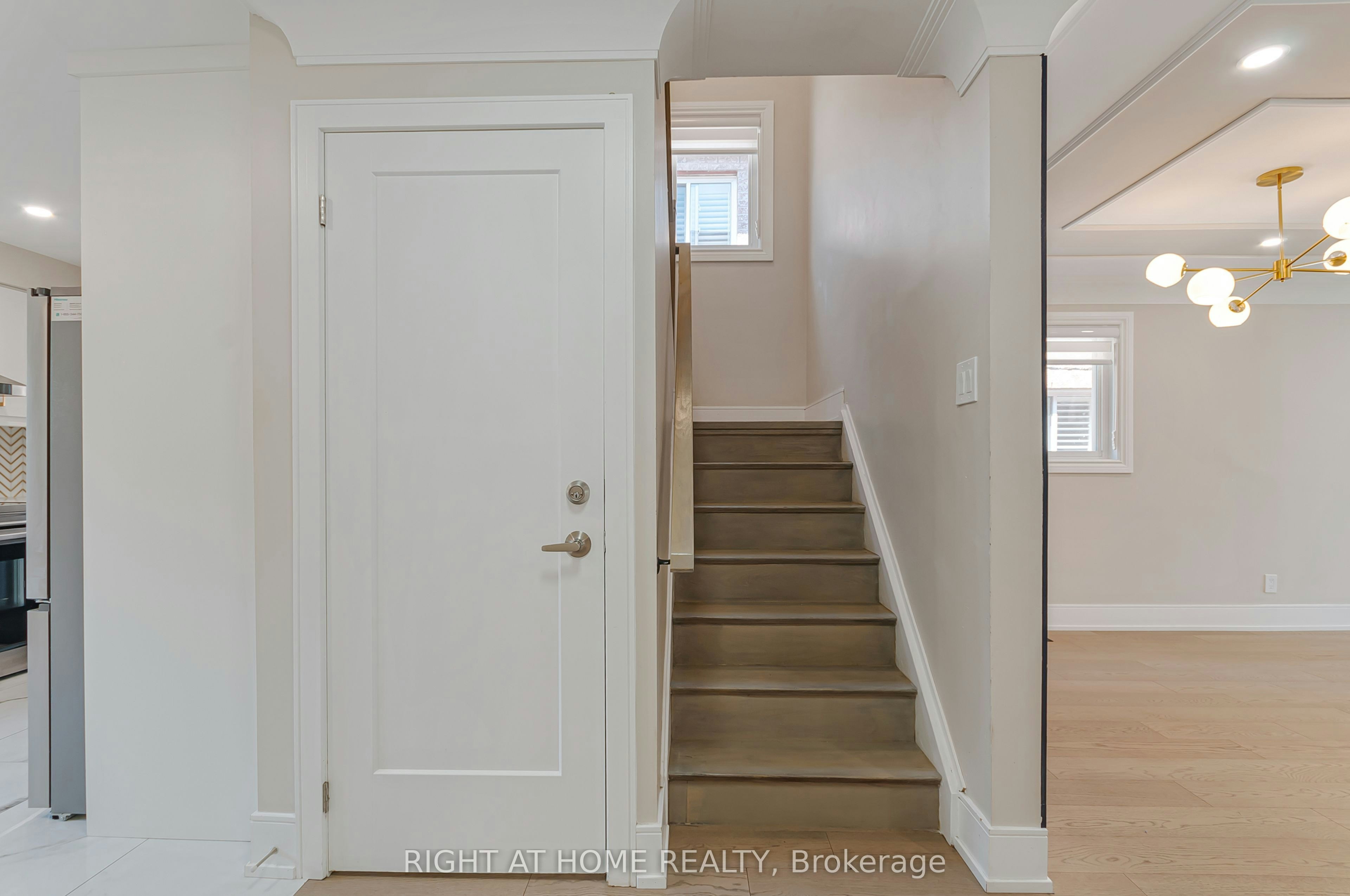 Main-128 Twenty Second Street, Toronto, ON, M8V 3M4 - 14