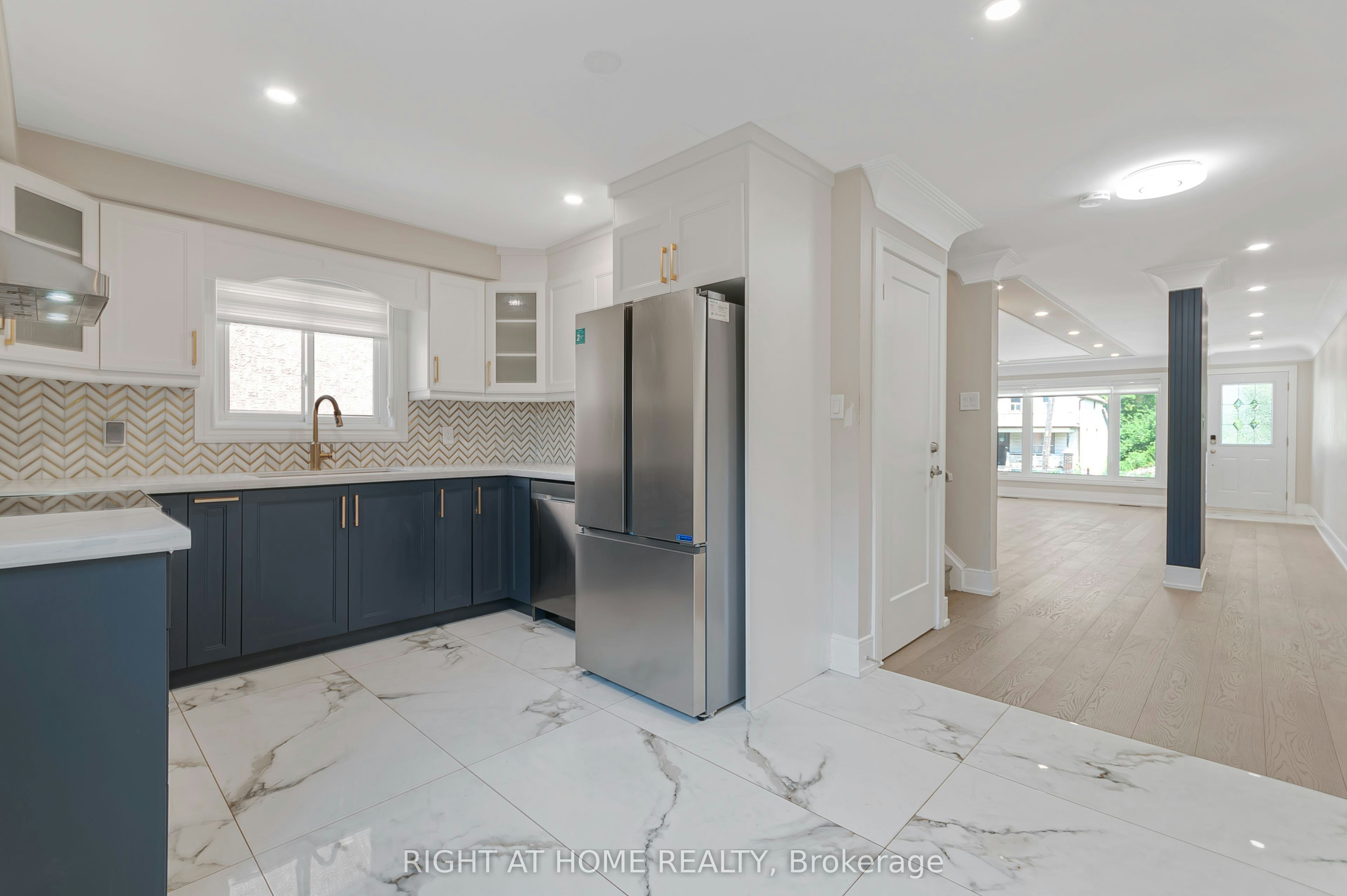 Main-128 Twenty Second Street, Toronto, ON, M8V 3M4 - 9