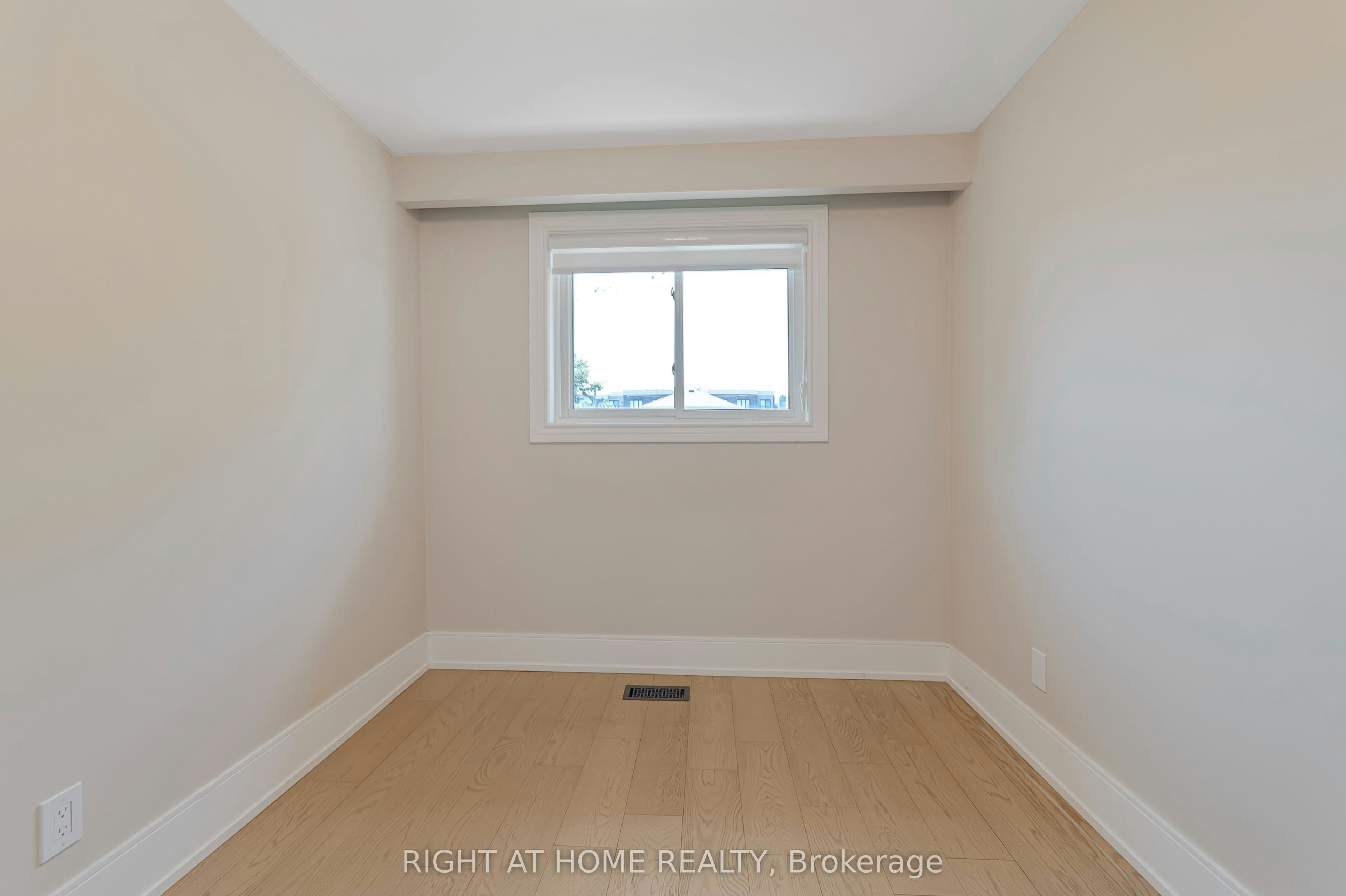 Main-128 Twenty Second Street, Toronto, ON, M8V 3M4 - 21