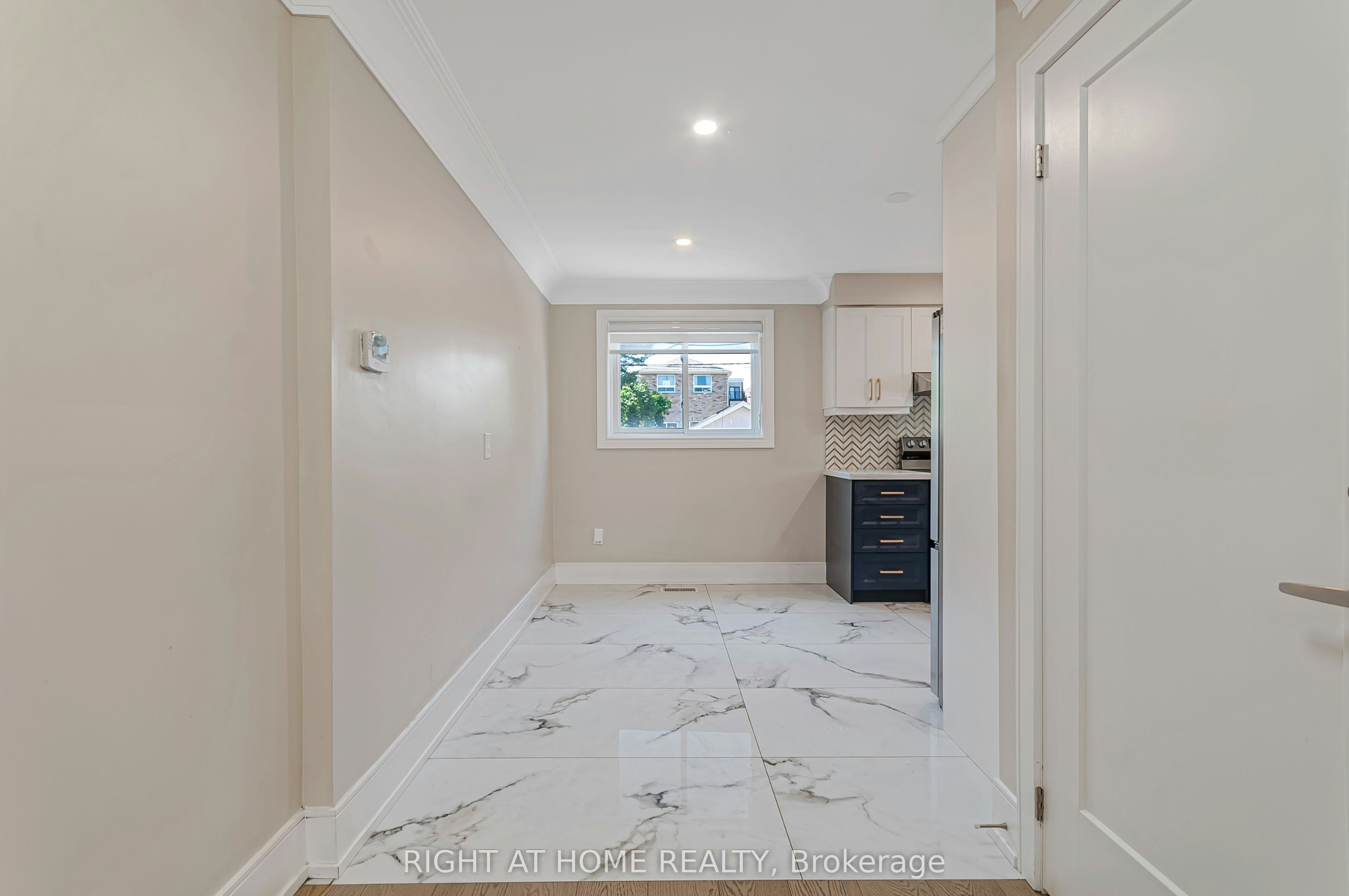 Main-128 Twenty Second Street, Toronto, ON, M8V 3M4 - 13