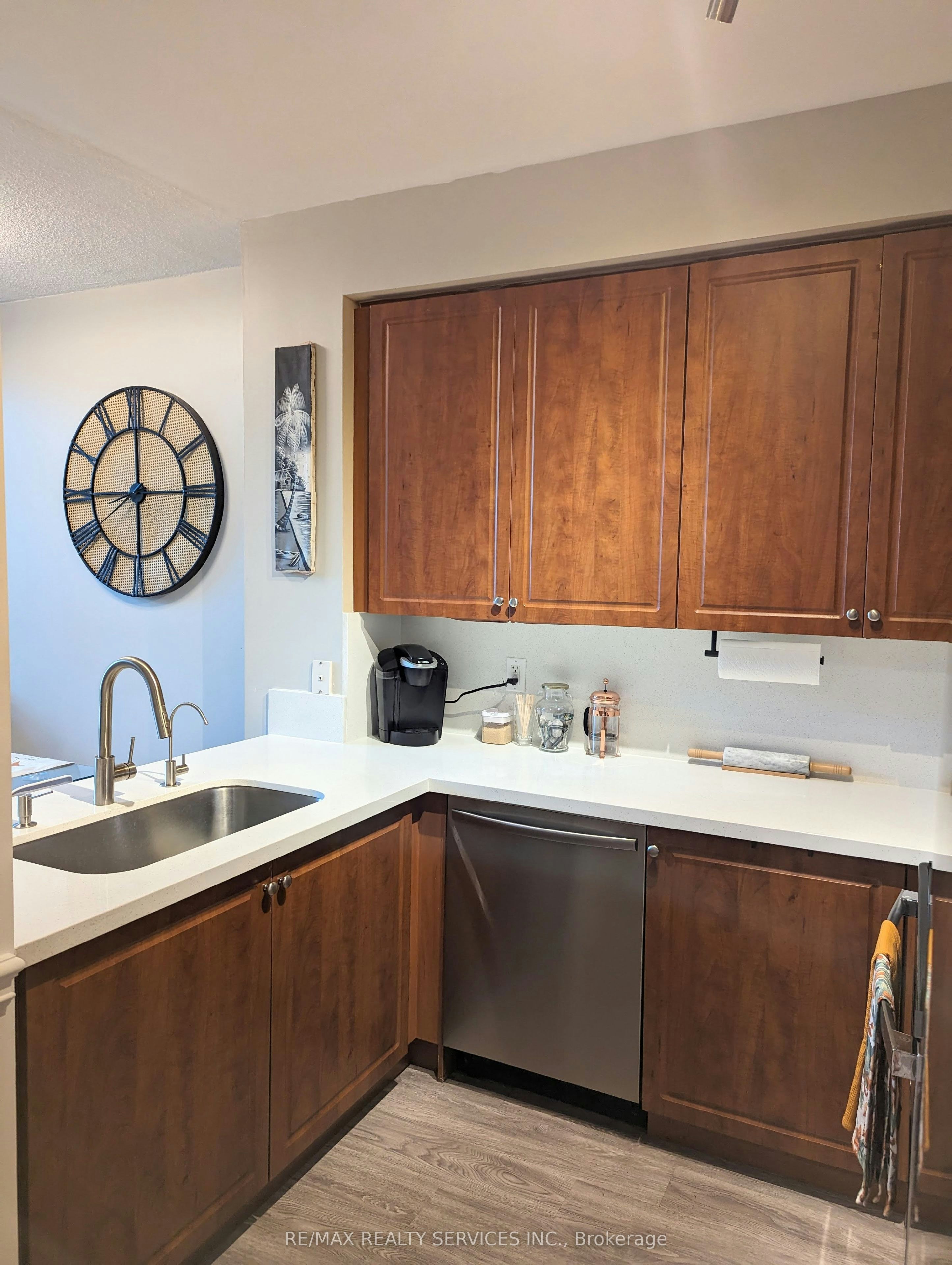 711-220 Burnhamthorpe Road W, Mississauga, ON, L5B 4N4 - 5