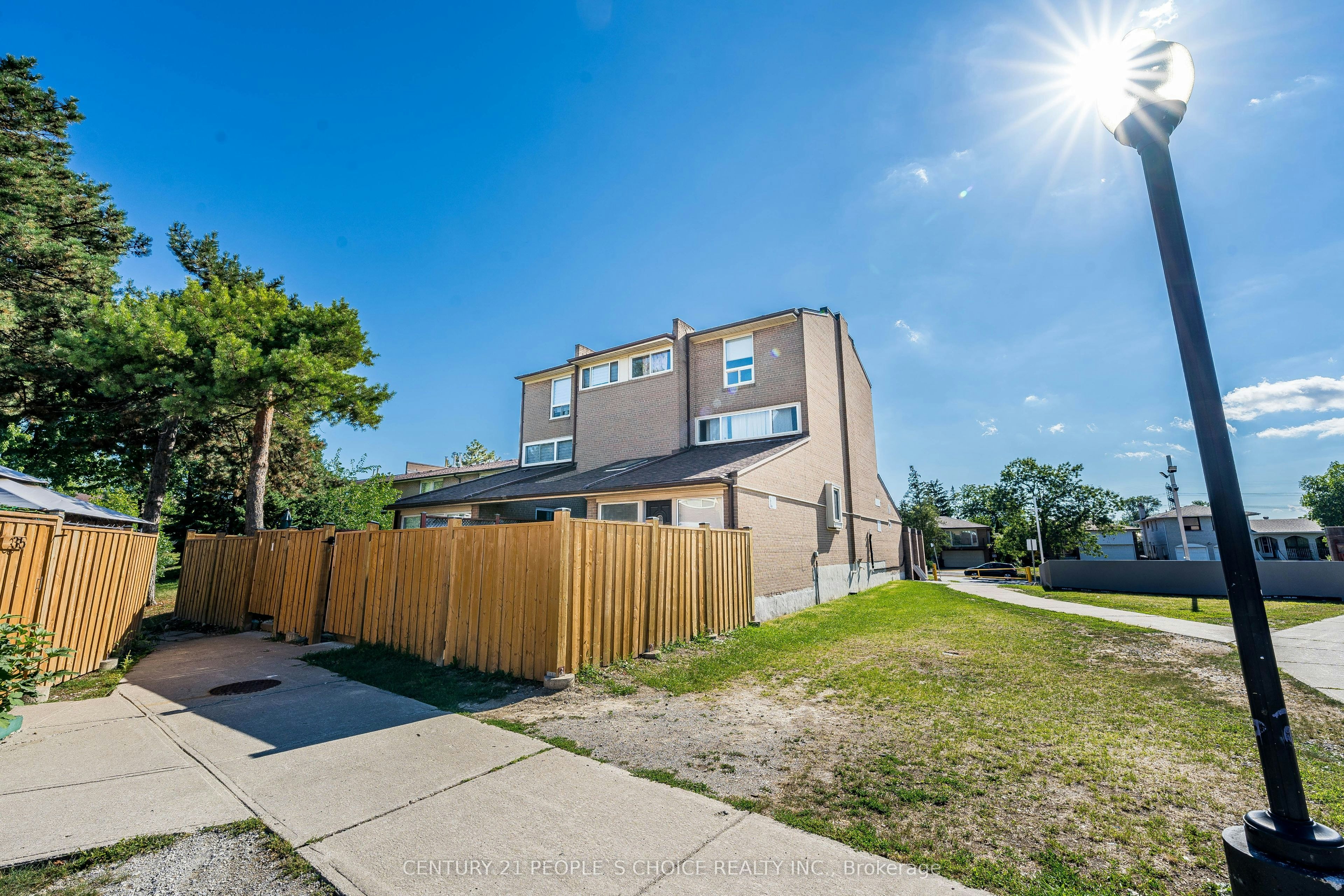 2-242 John Garland Boulevard, Toronto, ON, M9V 1N8