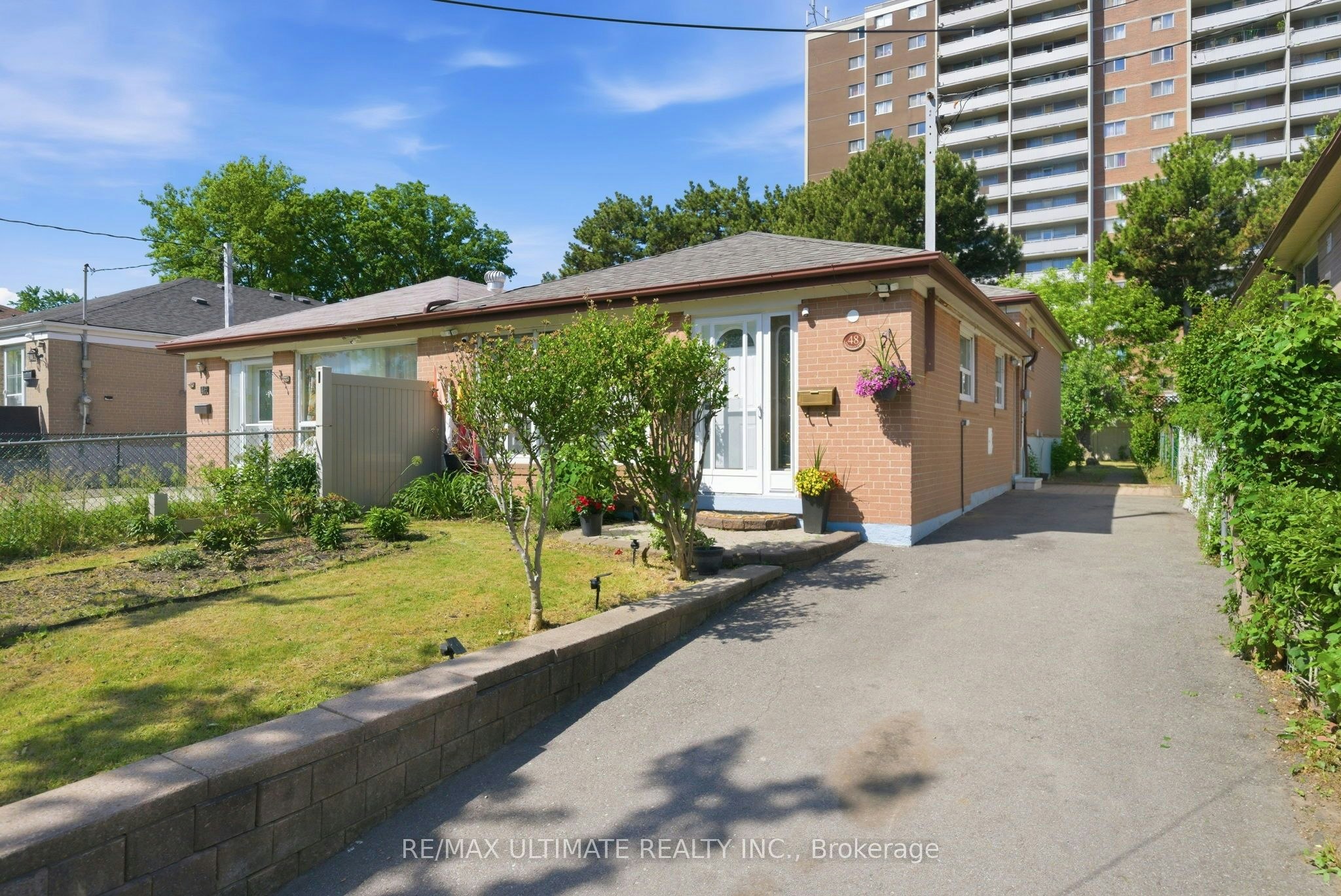 48 Venetian Crescent, Toronto, ON, M3N 2L8