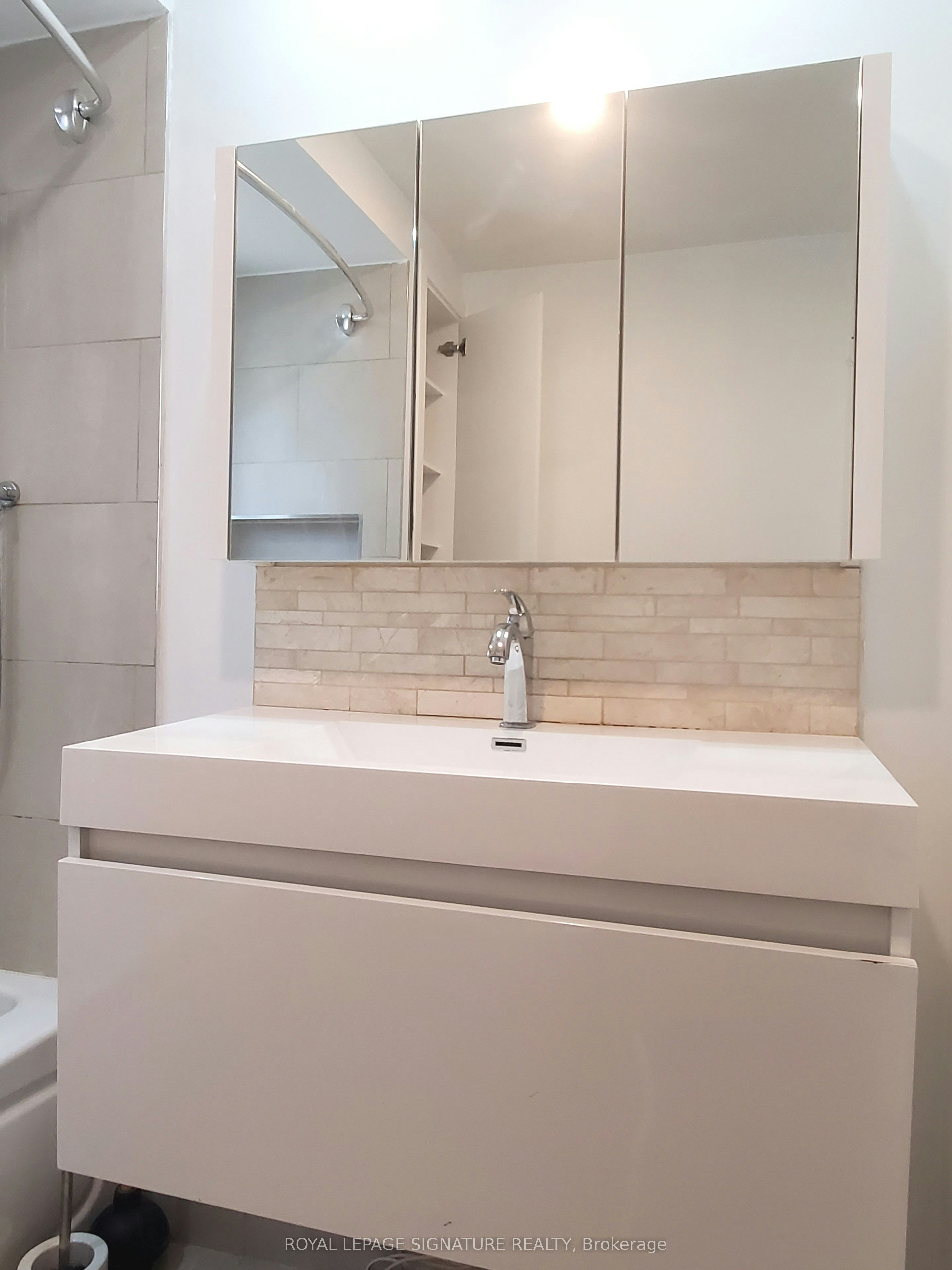 1-1 Maynard Avenue, Toronto, ON, M6K 2Z7 - 21