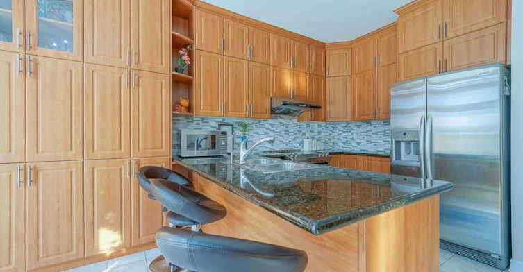 424 Sunny Meadow Boulevard, Brampton, ON, L6R 0H5 - 4