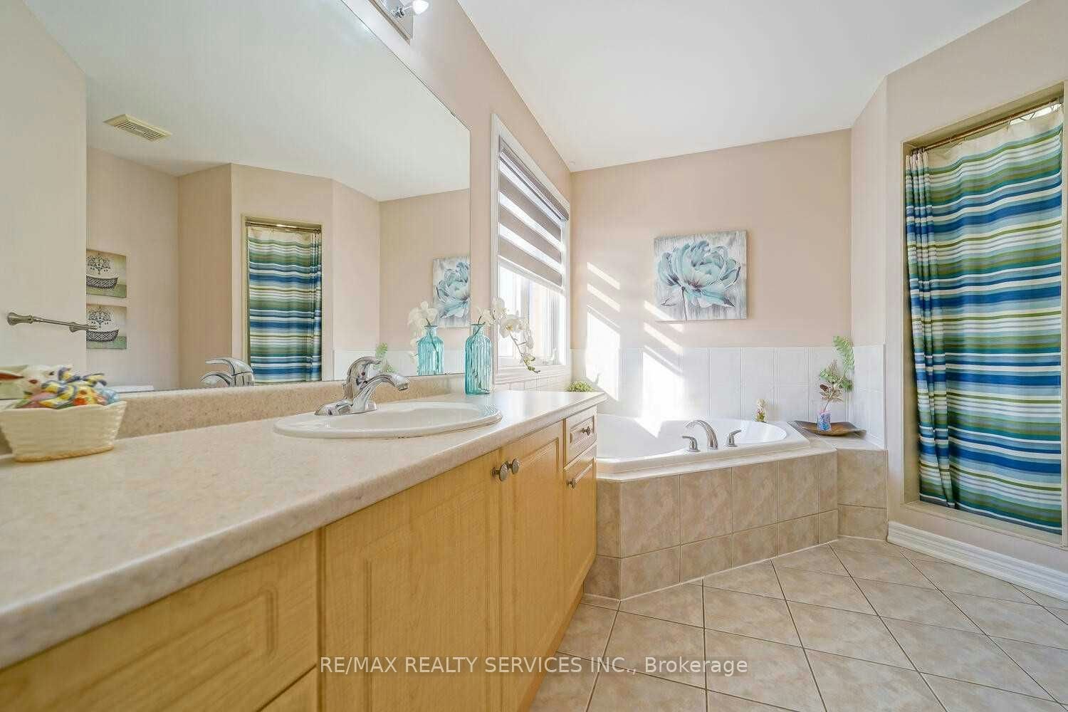 424 Sunny Meadow Boulevard, Brampton, ON, L6R 0H5 - 12