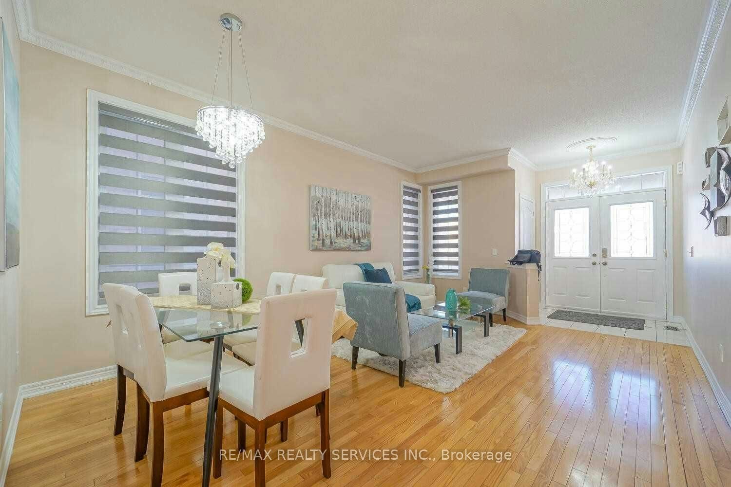 424 Sunny Meadow Boulevard, Brampton, ON, L6R 0H5 - 3