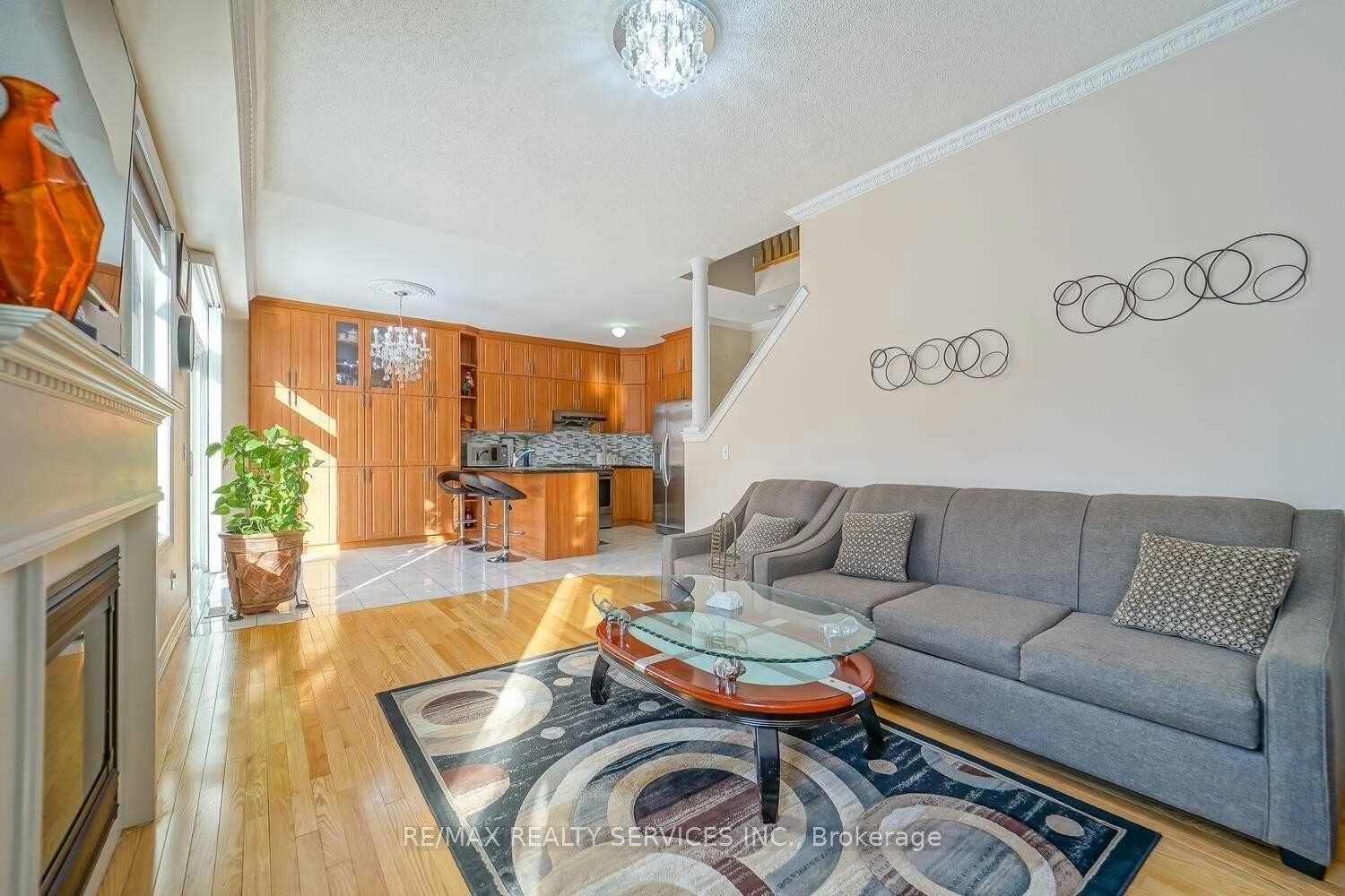 424 Sunny Meadow Boulevard, Brampton, ON, L6R 0H5 - 9
