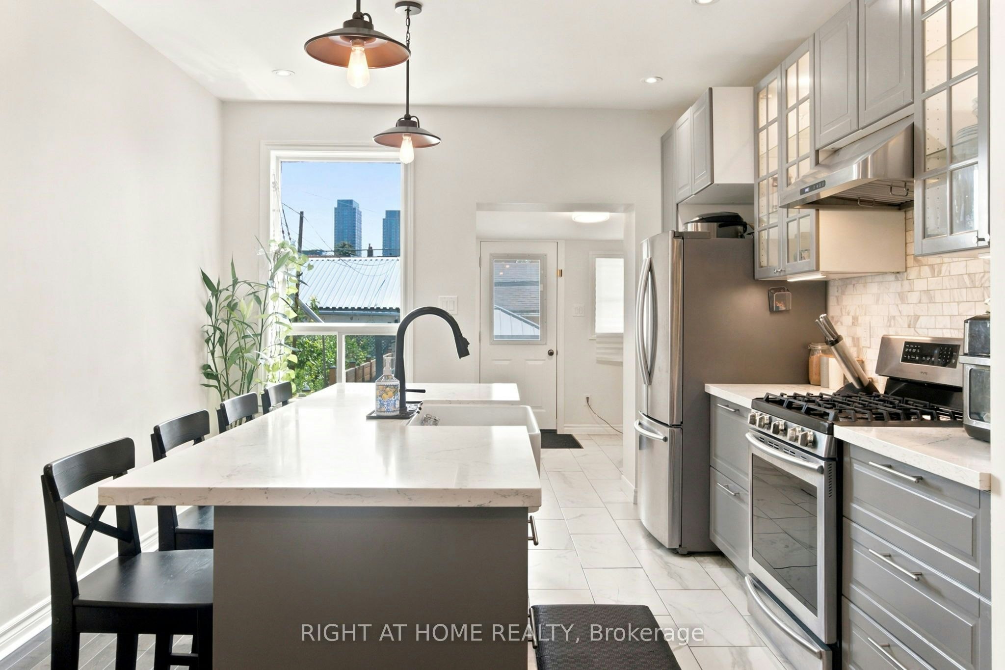 (Main & Upper)-77 Lappin Avenue, Toronto, ON, M6H 1Y3 - 10