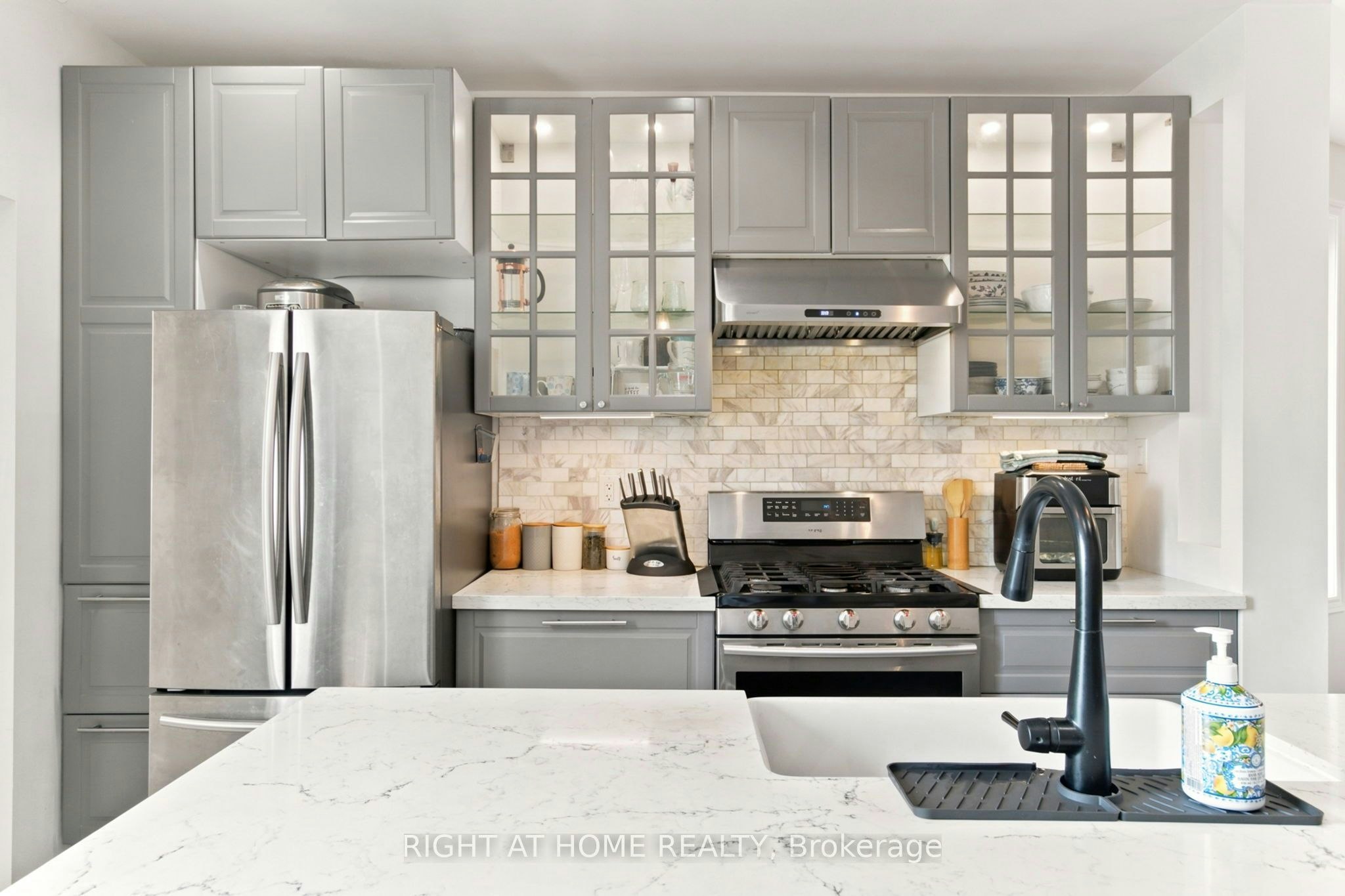 (Main & Upper)-77 Lappin Avenue, Toronto, ON, M6H 1Y3 - 12