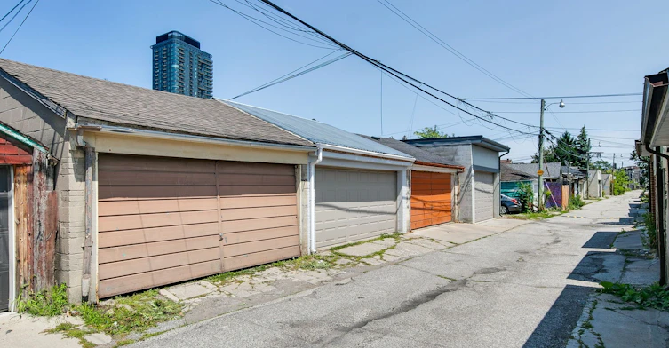 (Main & Upper)-77 Lappin Avenue, Toronto, ON, M6H 1Y3 - 41