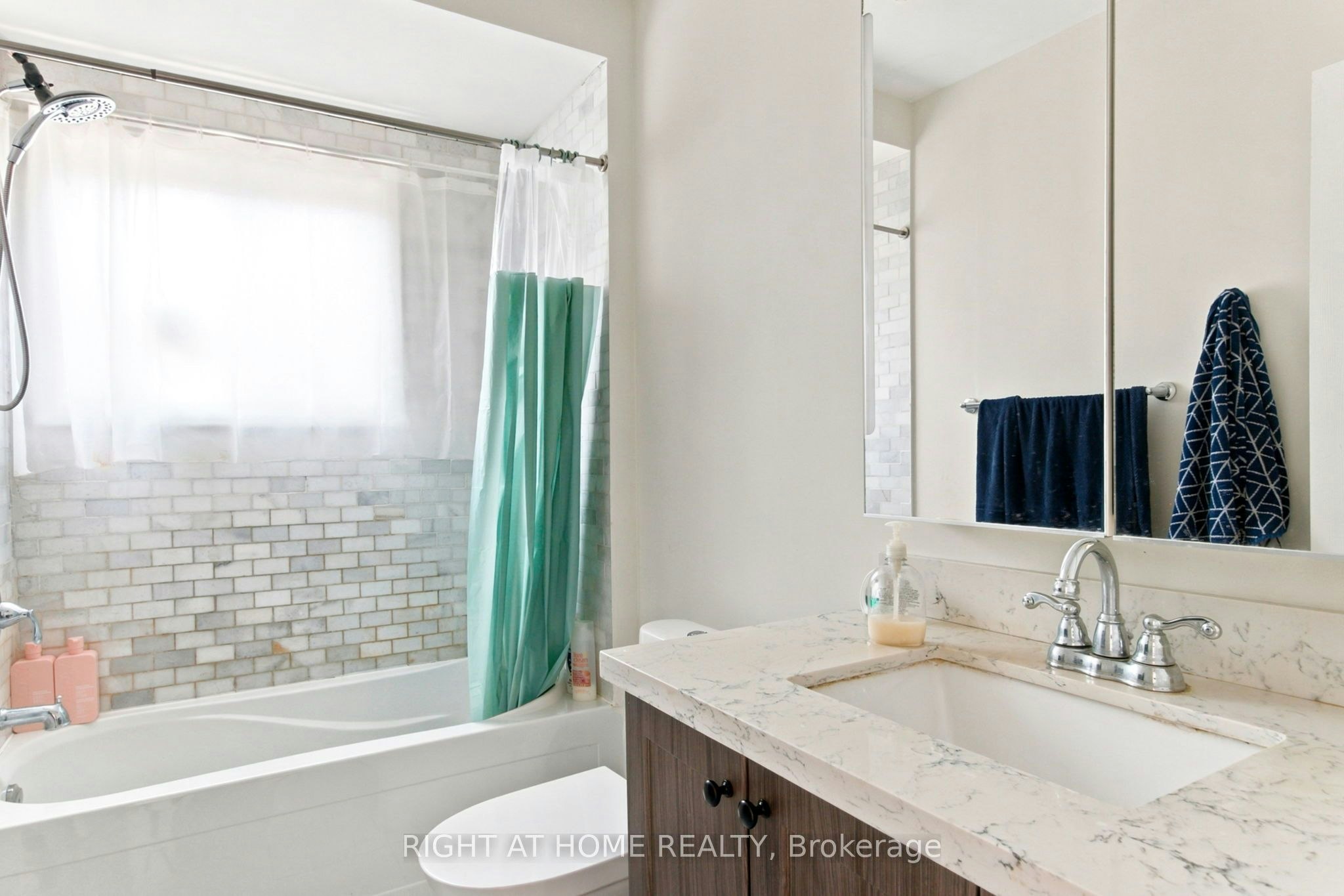 (Main & Upper)-77 Lappin Avenue, Toronto, ON, M6H 1Y3 - 27