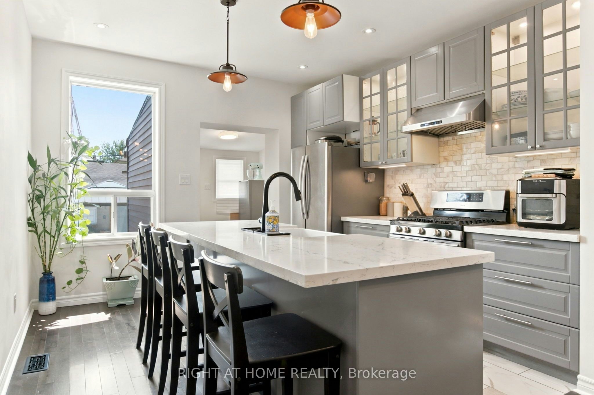 (Main & Upper)-77 Lappin Avenue, Toronto, ON, M6H 1Y3 - 9