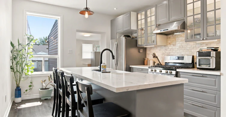 (Main & Upper)-77 Lappin Avenue, Toronto, ON, M6H 1Y3 - 9