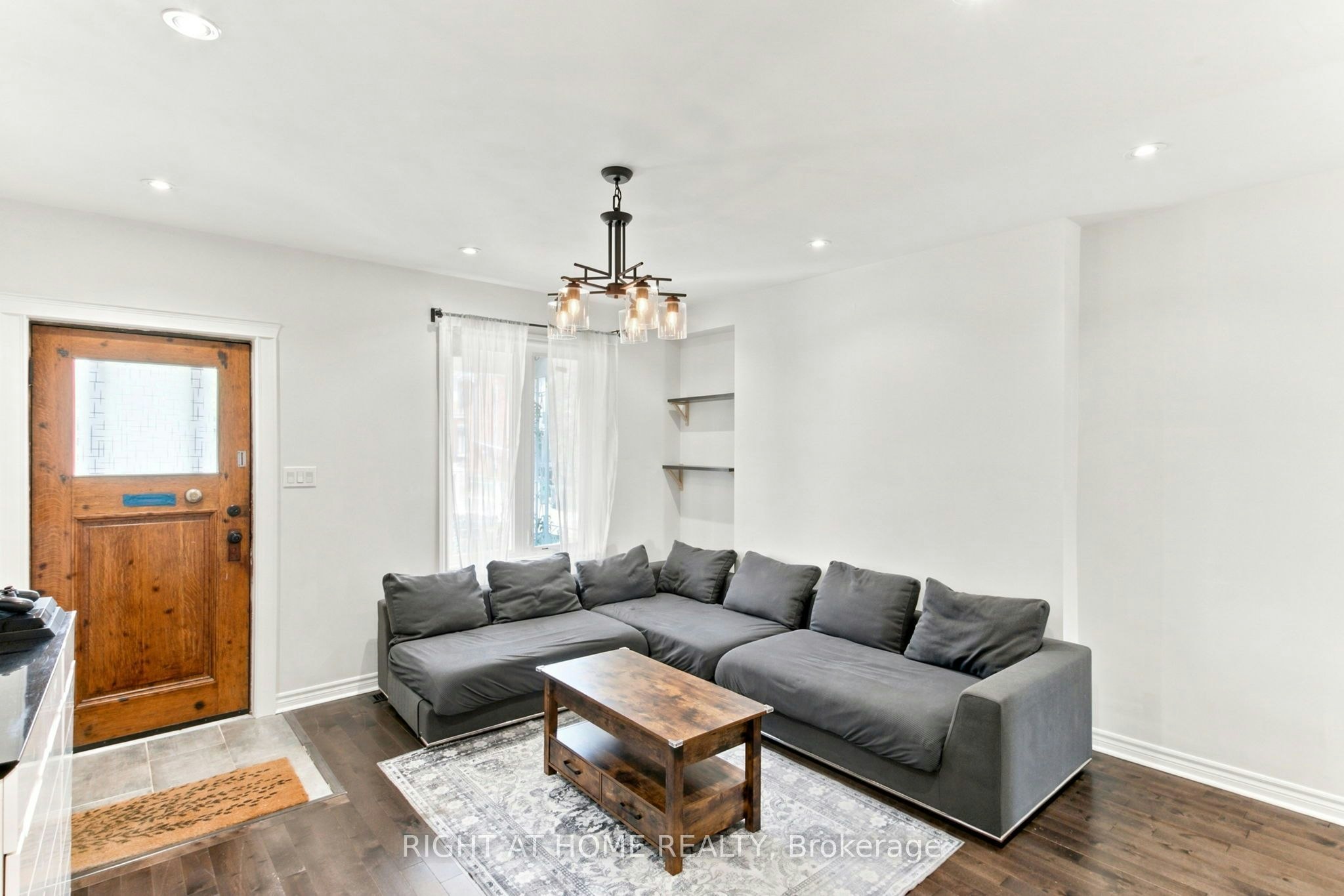 (Main & Upper)-77 Lappin Avenue, Toronto, ON, M6H 1Y3 - 3