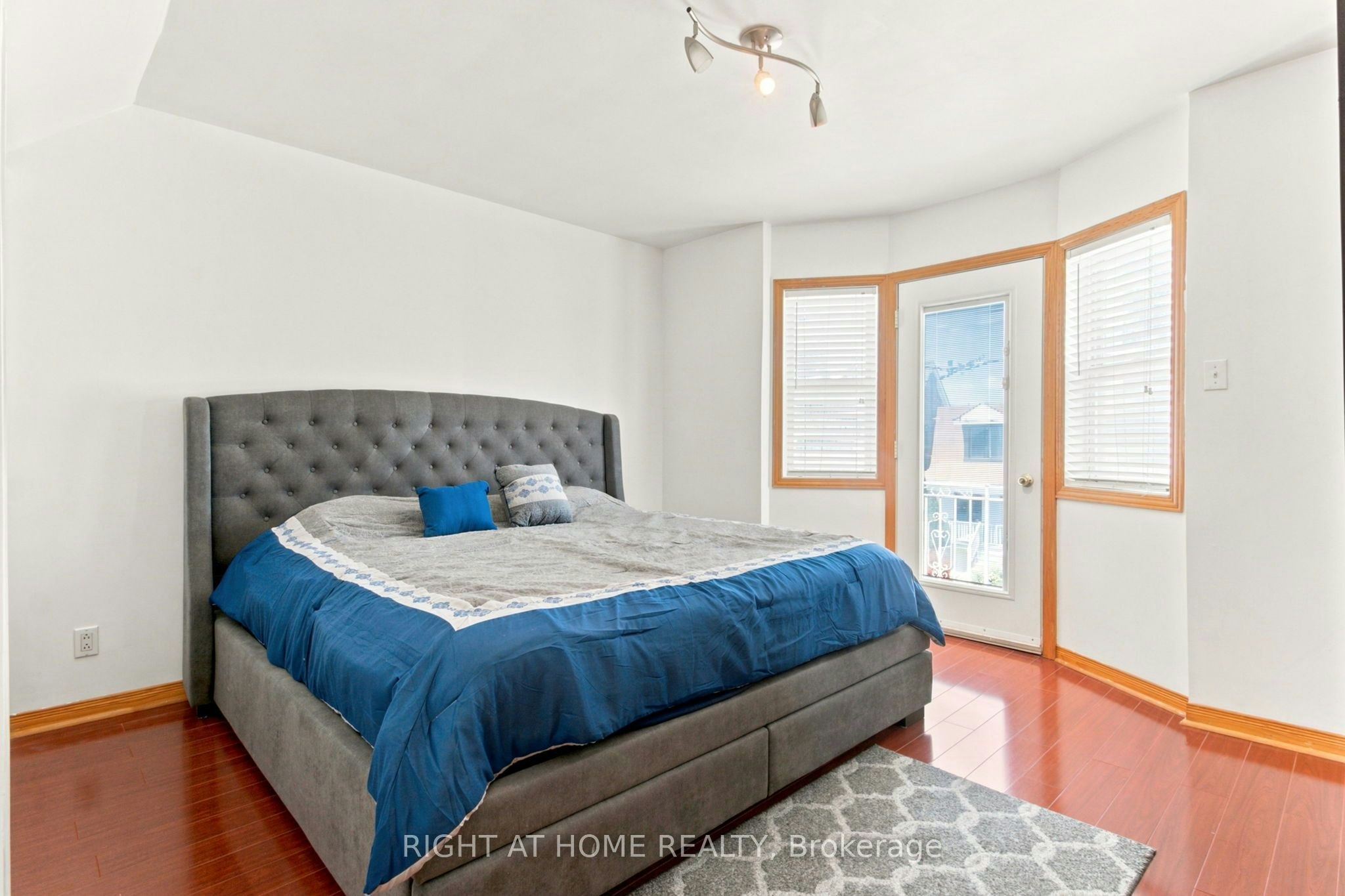 (Main & Upper)-77 Lappin Avenue, Toronto, ON, M6H 1Y3 - 19