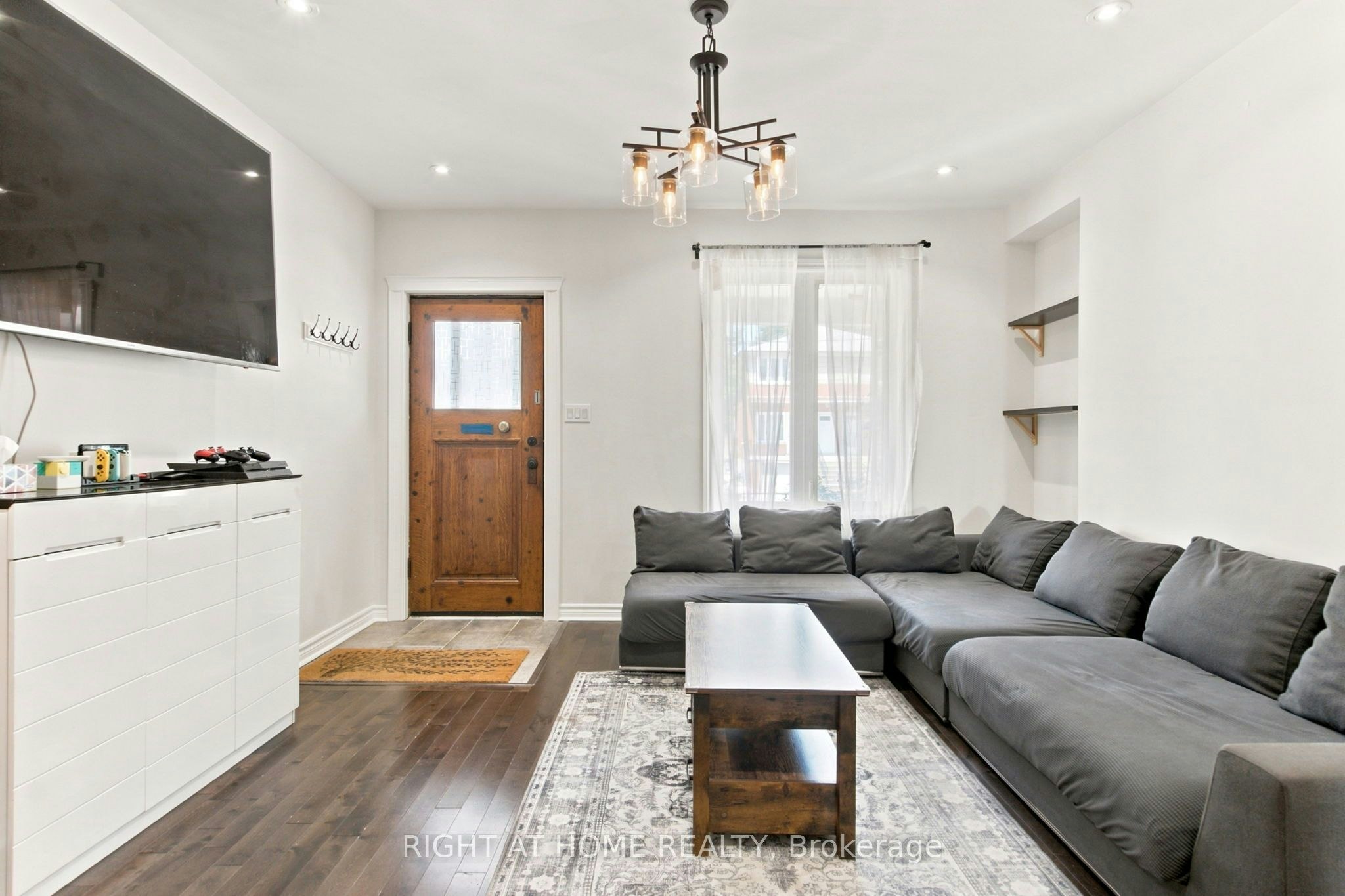 (Main & Upper)-77 Lappin Avenue, Toronto, ON, M6H 1Y3 - 5