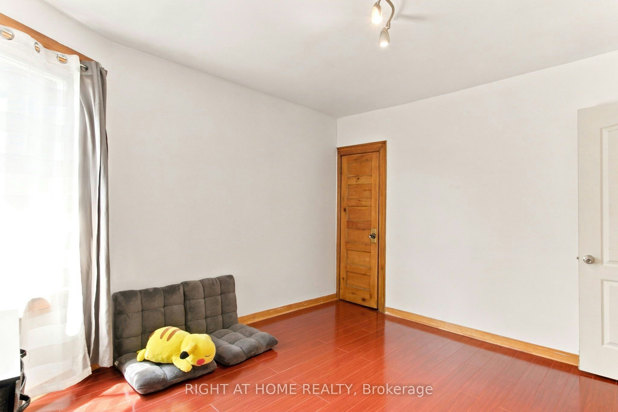 (Main & Upper)-77 Lappin Avenue, Toronto, ON, M6H 1Y3 - 26