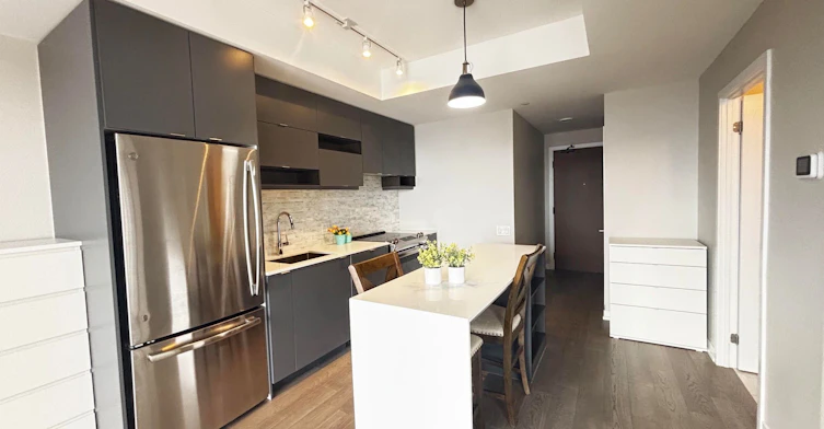 3707-4065 Confederation Parkway, Mississauga, ON, L5B 0L4 - 4