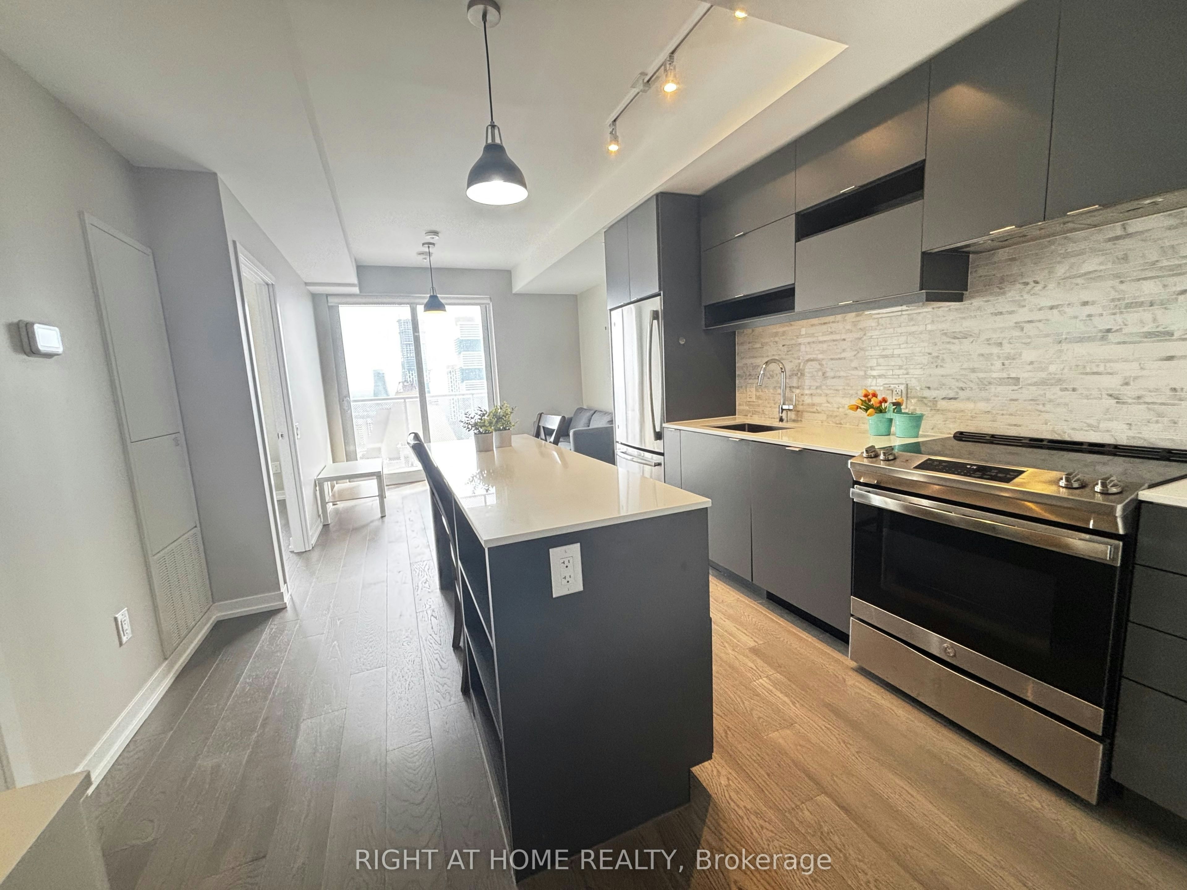 3707-4065 Confederation Parkway, Mississauga, ON, L5B 0L4 - 5