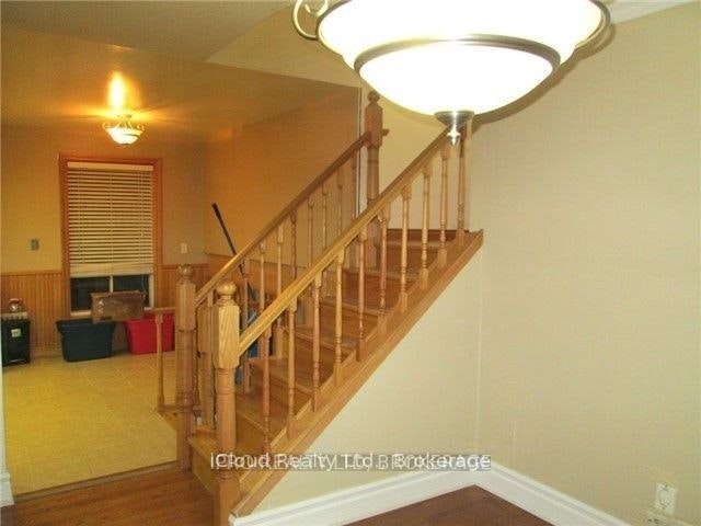 11 Judith Crescent, Brampton, ON, L6S 3J3 - 4