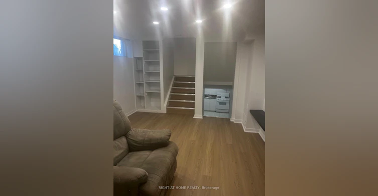 783 Consort Crescent, Mississauga, ON, L5C 1J8 - 3