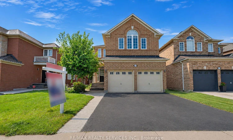 3696 Waterfall Crescent