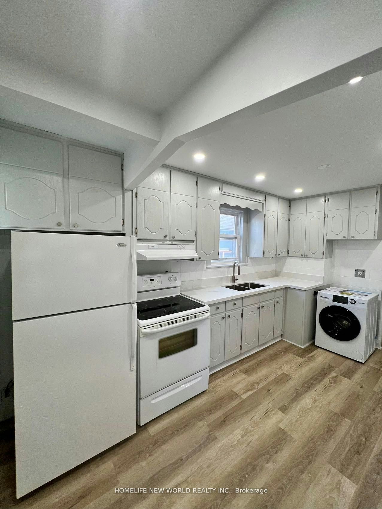 Main-354 Kane Avenue, Toronto, ON, M6M 3P4 - 6